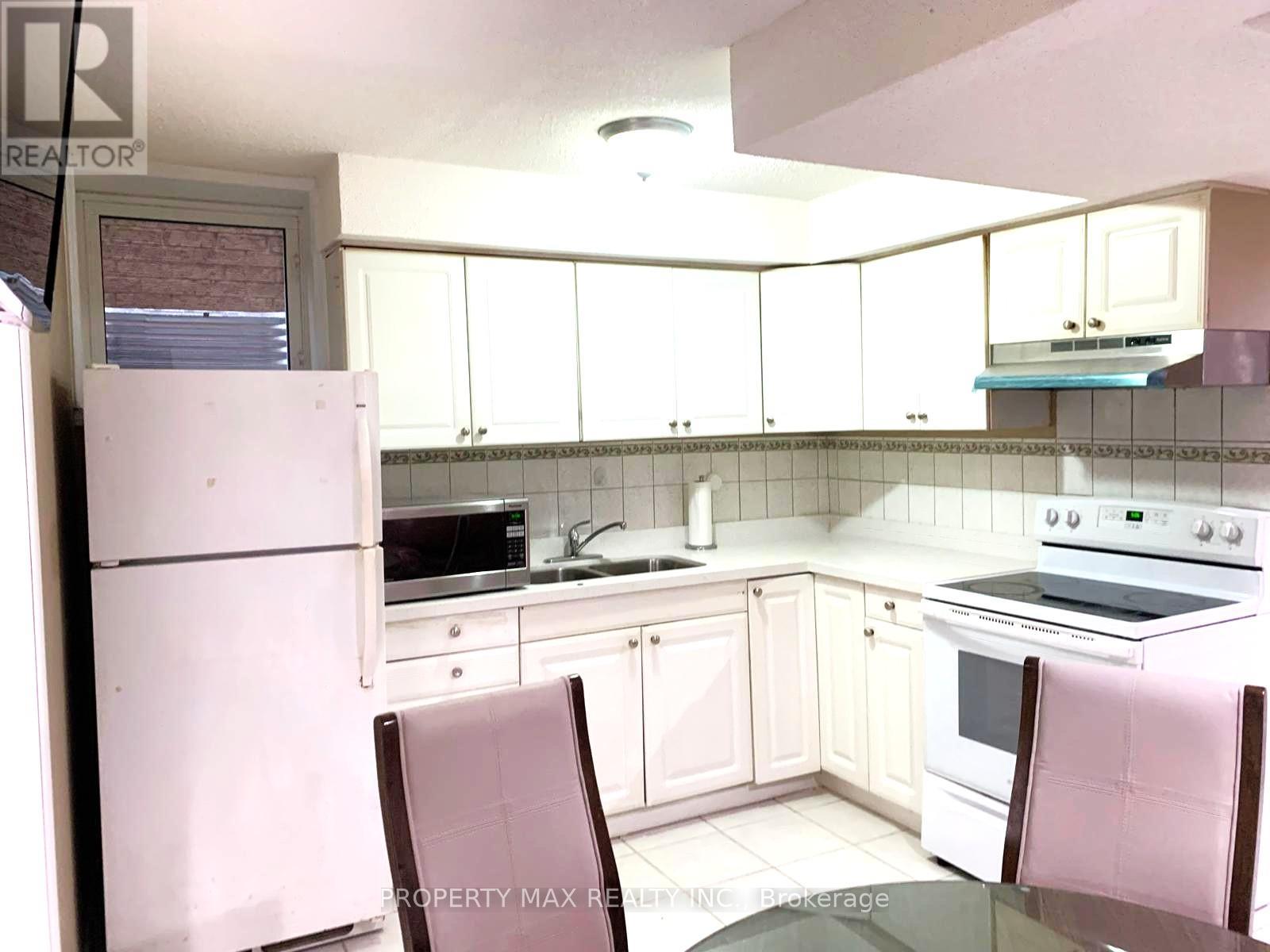 Bsmt - 24 White Tail Crescent, Brampton, Ontario  L6Y 5C3 - Photo 14 - W12473061