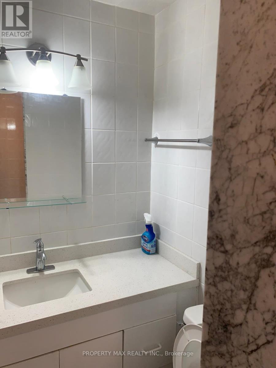 Bsmt - 24 White Tail Crescent, Brampton, Ontario  L6Y 5C3 - Photo 6 - W12473061