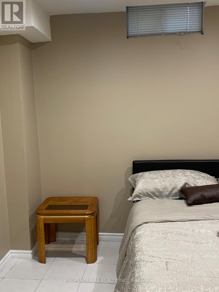 Bsmt - 24 White Tail Crescent, Brampton, Ontario  L6Y 5C3 - Photo 8 - W12473061