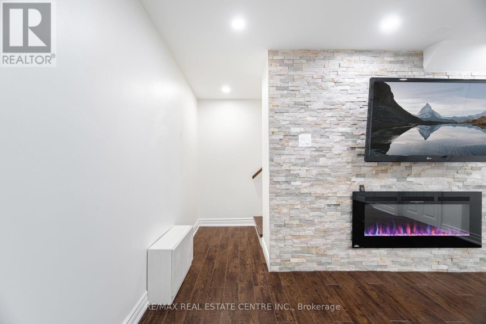 166 Terrace Drive, Hamilton, Ontario  L9A 2Z1 - Photo 16 - X12473059