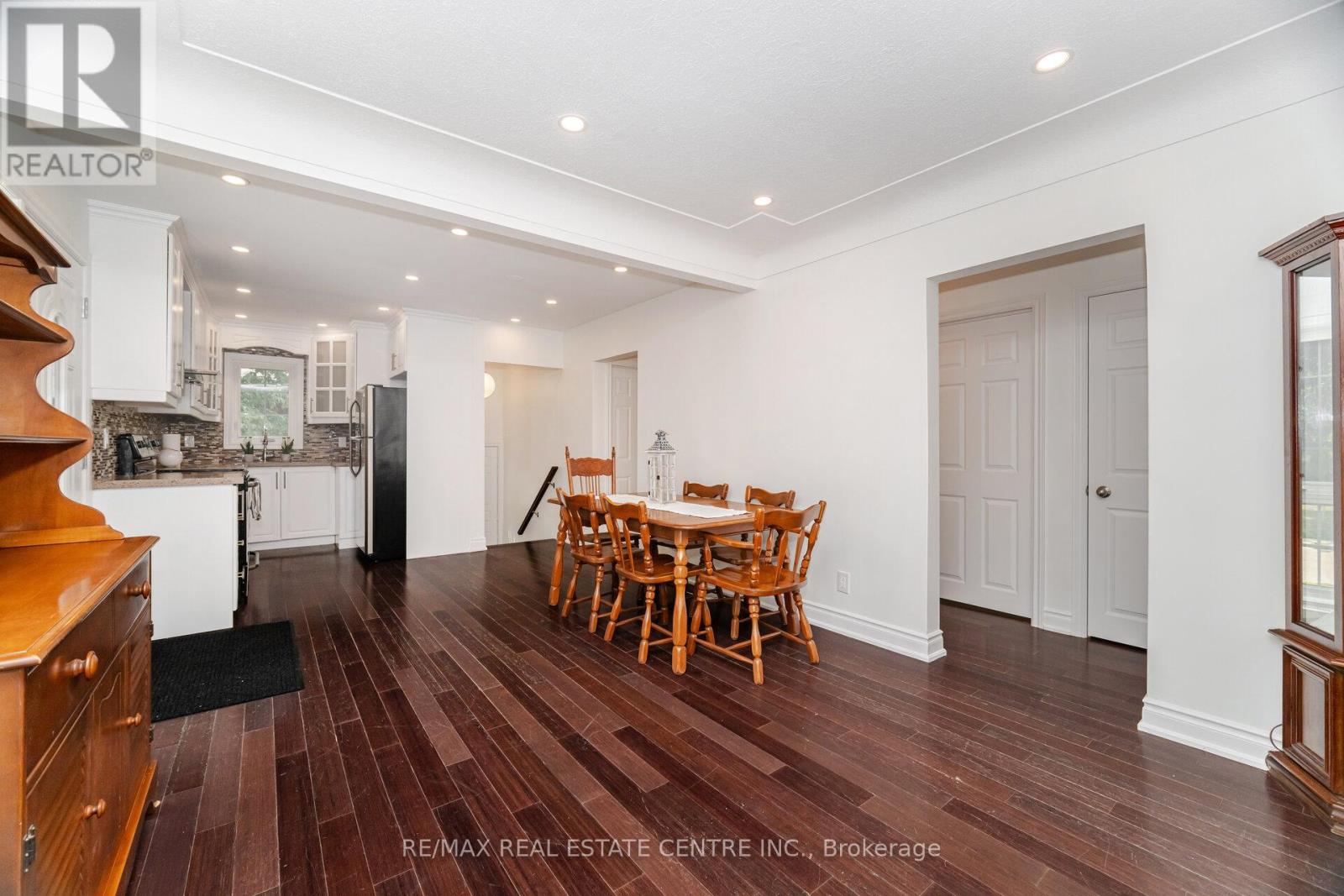 166 Terrace Drive, Hamilton, Ontario  L9A 2Z1 - Photo 6 - X12473059