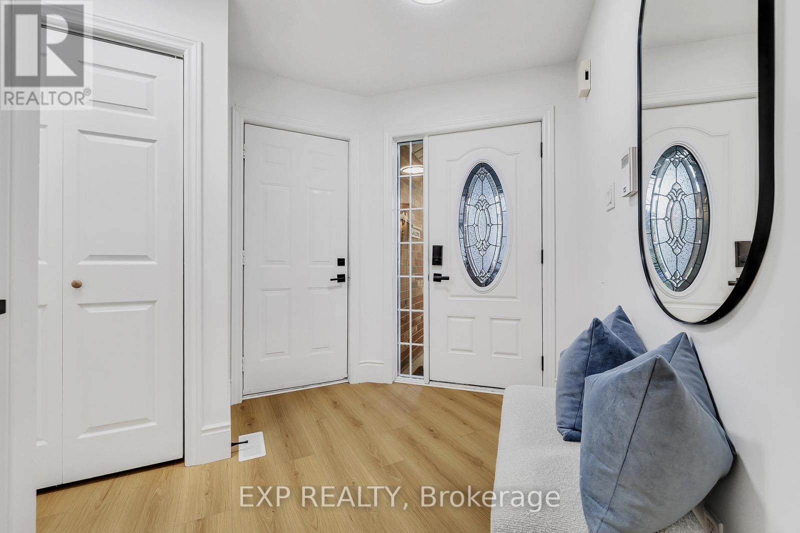 96 Marl Meadow Drive, Kitchener, Ontario  N2R 1L4 - Photo 2 - X12473060