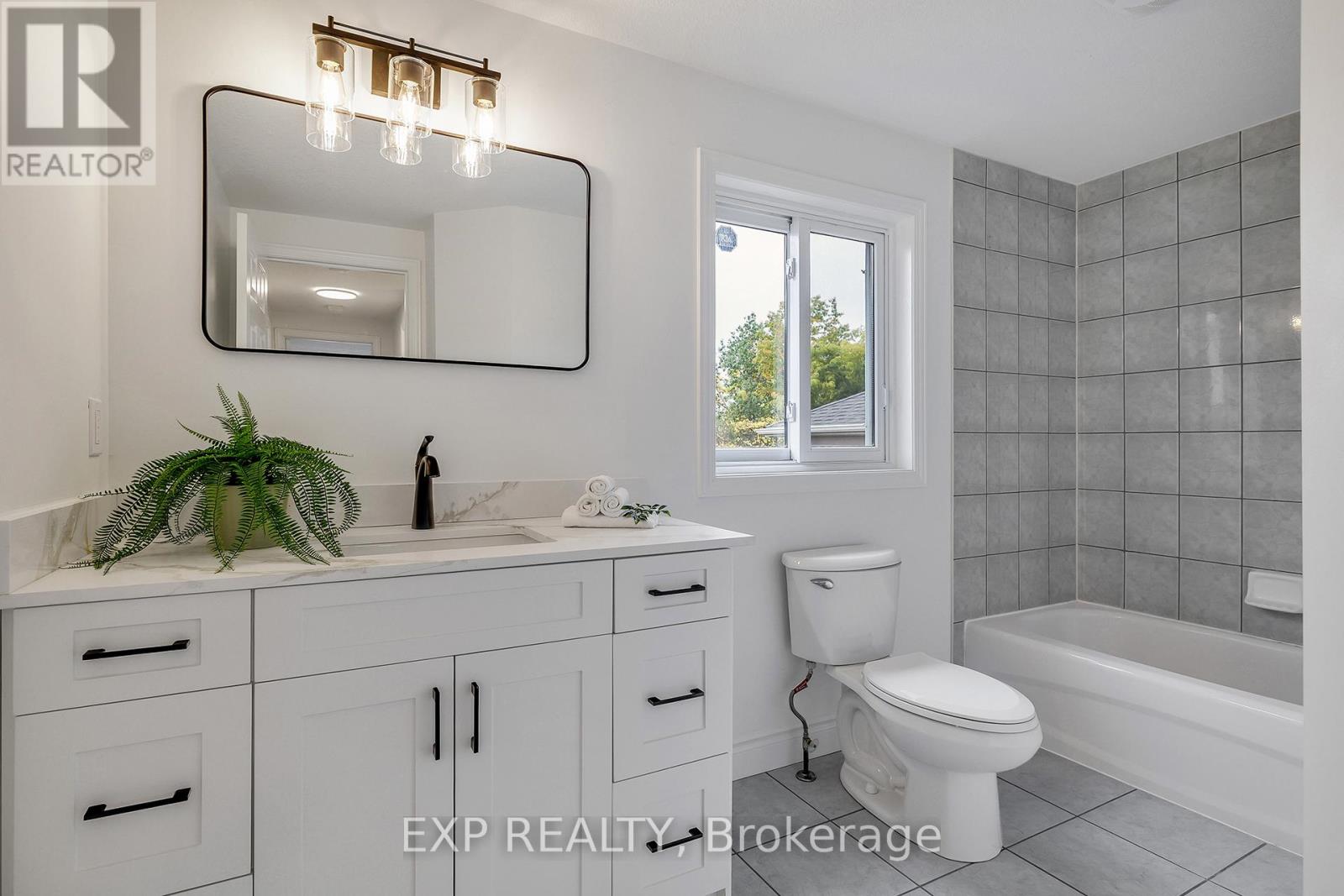 96 Marl Meadow Drive, Kitchener, Ontario  N2R 1L4 - Photo 20 - X12473060