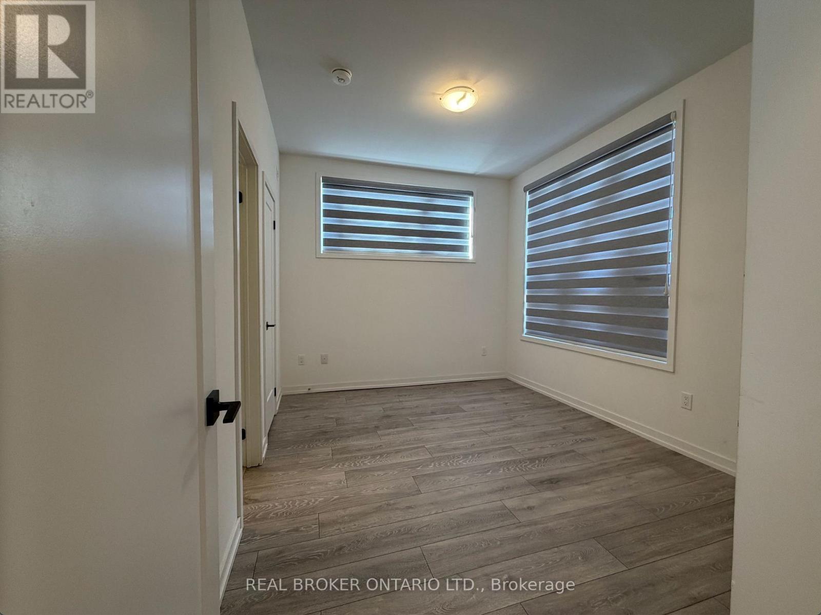17 - 26 Lytham Green Circle, Newmarket, Ontario  L3Y 0H4 - Photo 21 - N12447010