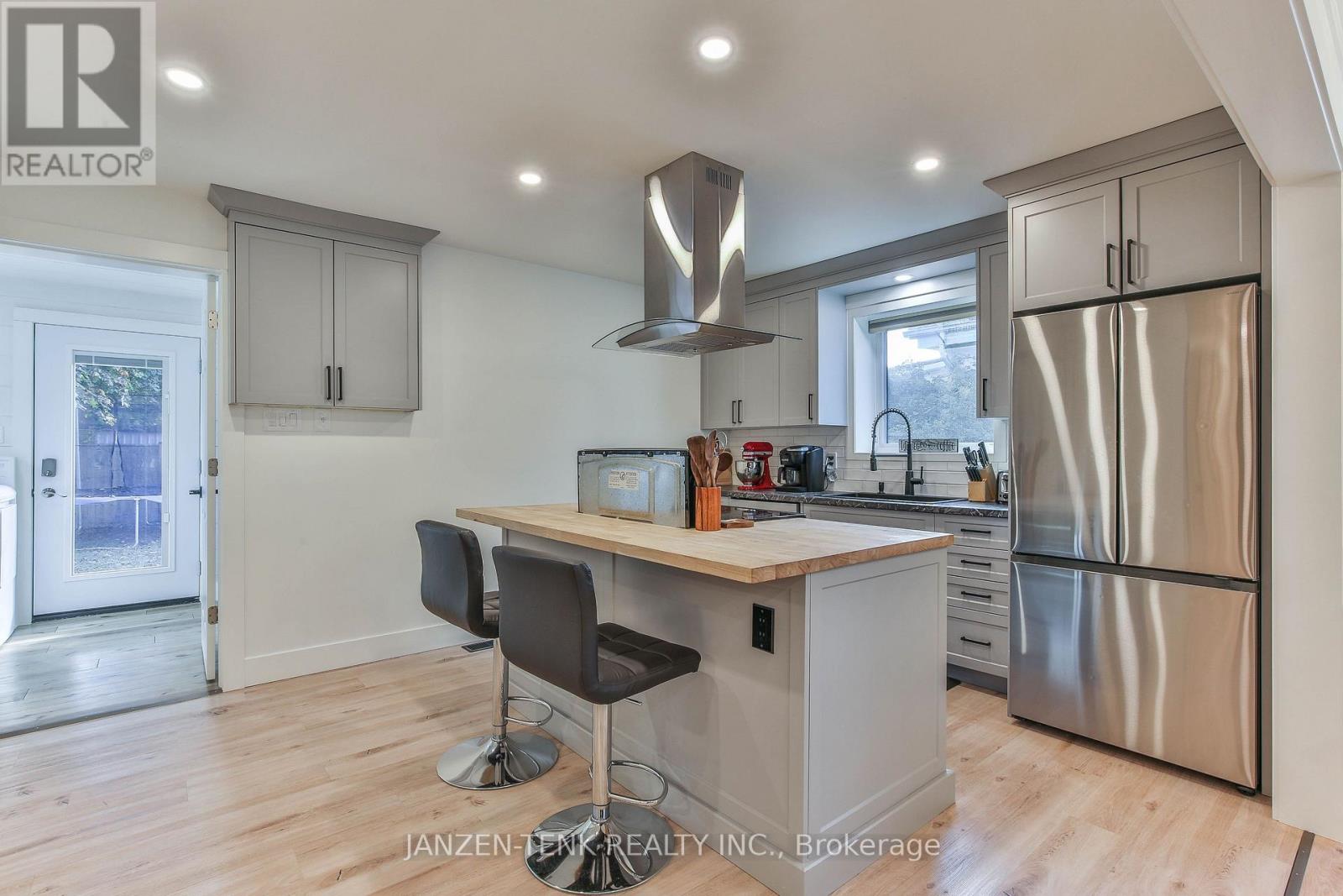 93 Centre St Street, Aylmer, Ontario  N5H 2G6 - Photo 13 - X12473086