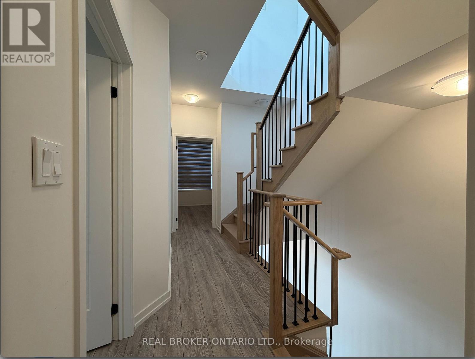 17 - 26 Lytham Green Circle, Newmarket, Ontario  L3Y 0H4 - Photo 15 - N12447010