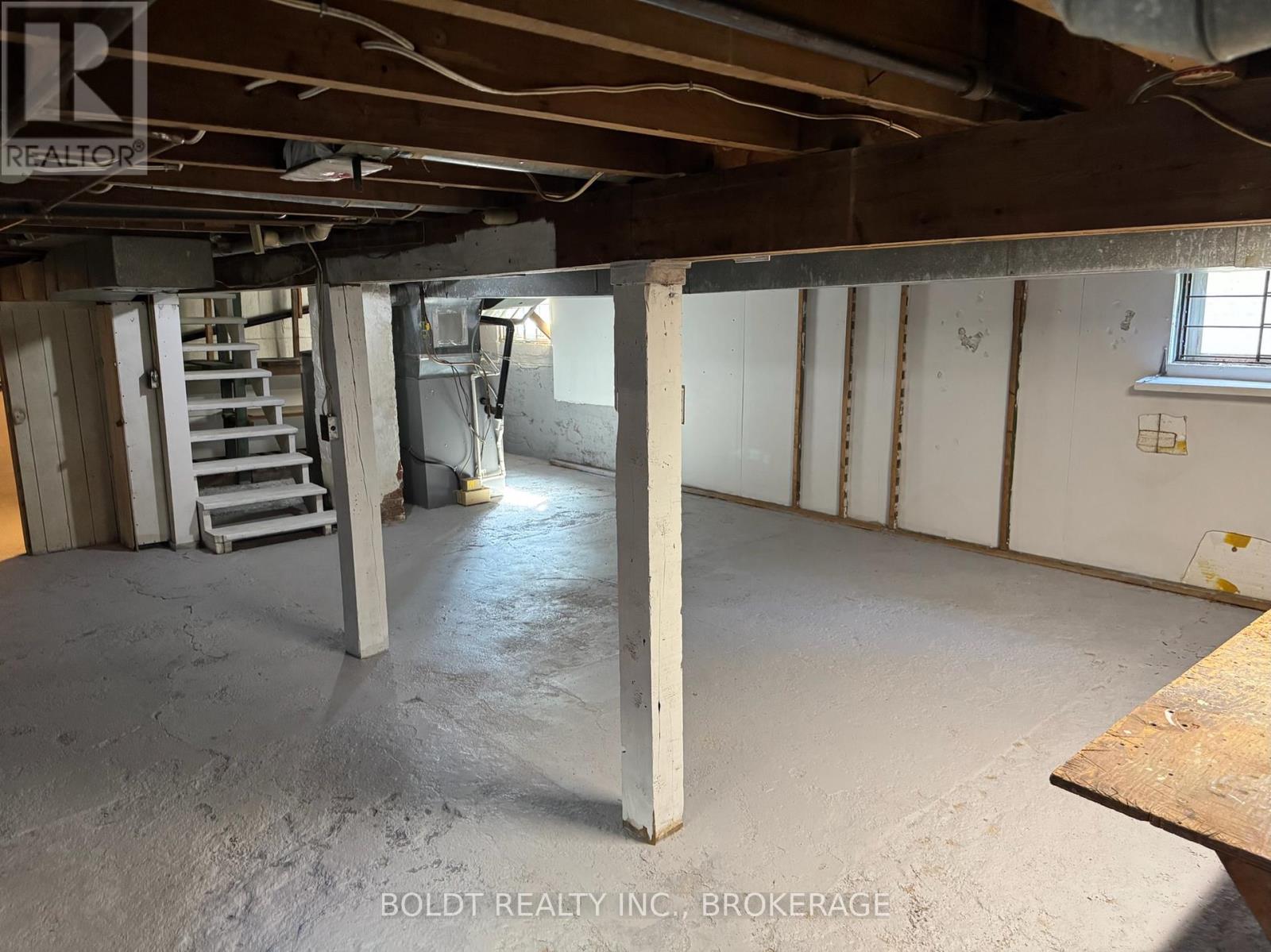 8 Chelsea Street, St. Catharines, Ontario  L2P 3B8 - Photo 24 - X12473087