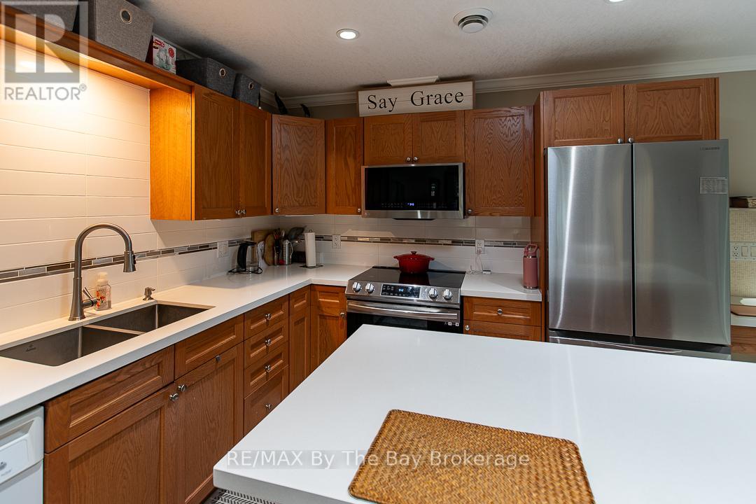 67 Meadow Lane, Wasaga Beach, Ontario  L9Z 0A3 - Photo 14 - S12473058