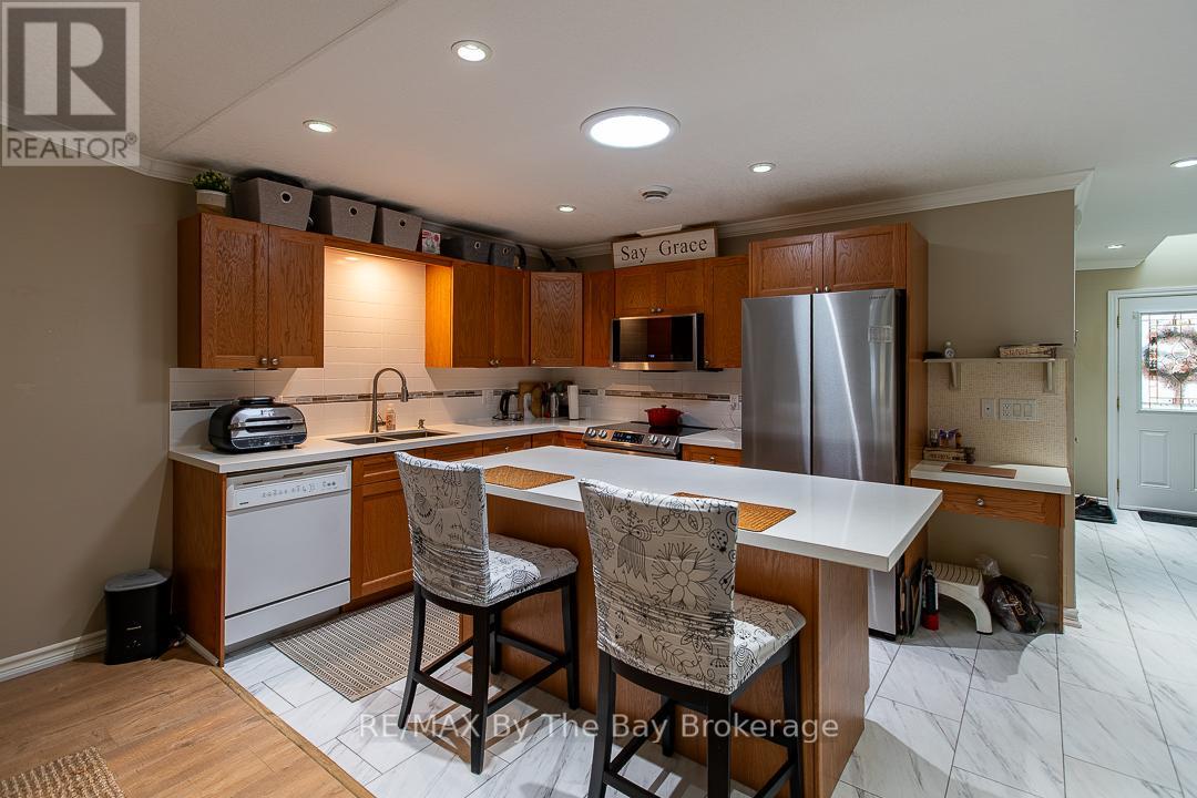 67 Meadow Lane, Wasaga Beach, Ontario  L9Z 0A3 - Photo 15 - S12473058