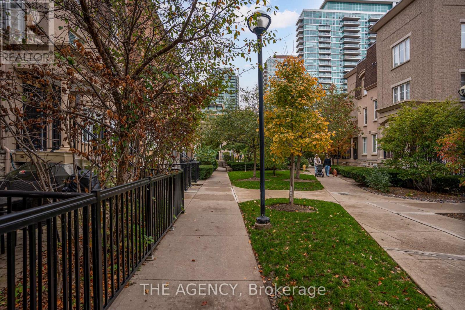 1039 - 54 East Liberty Street, Toronto, Ontario  M6K 3P3 - Photo 6 - C12473070