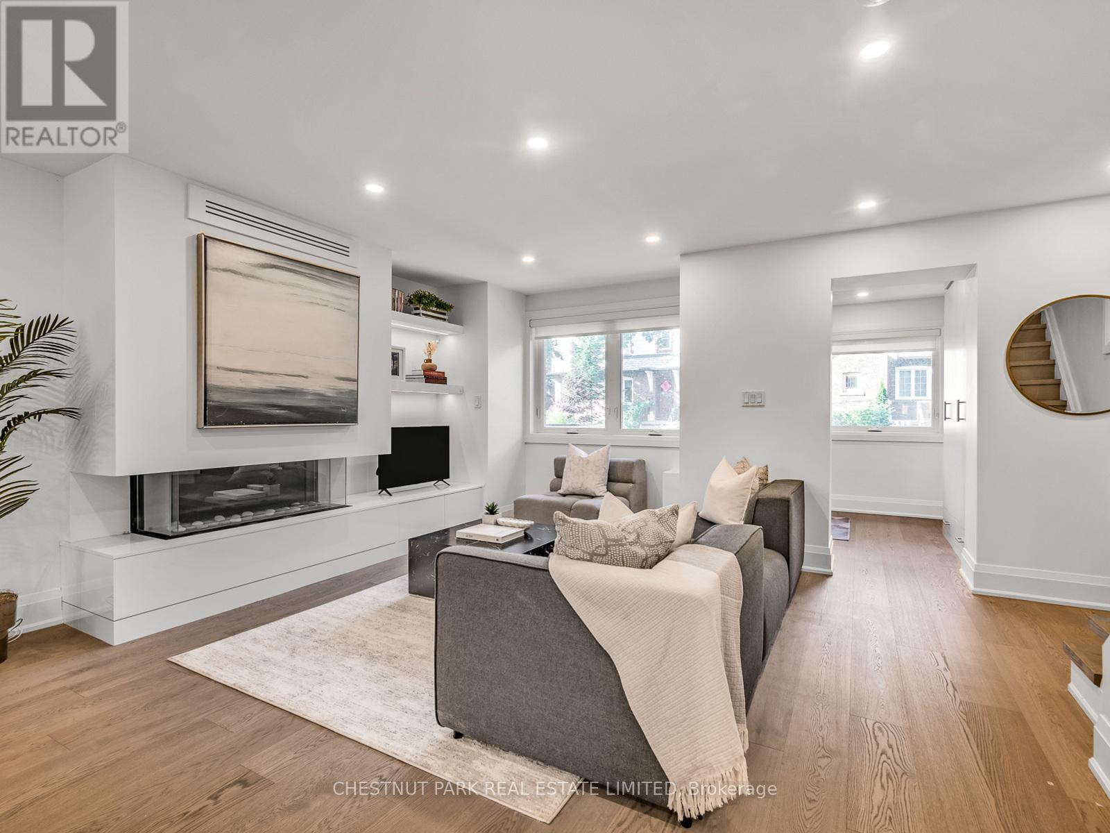 629 Duplex Avenue, Toronto, Ontario  M4R 1W1 - Photo 3 - C12473091