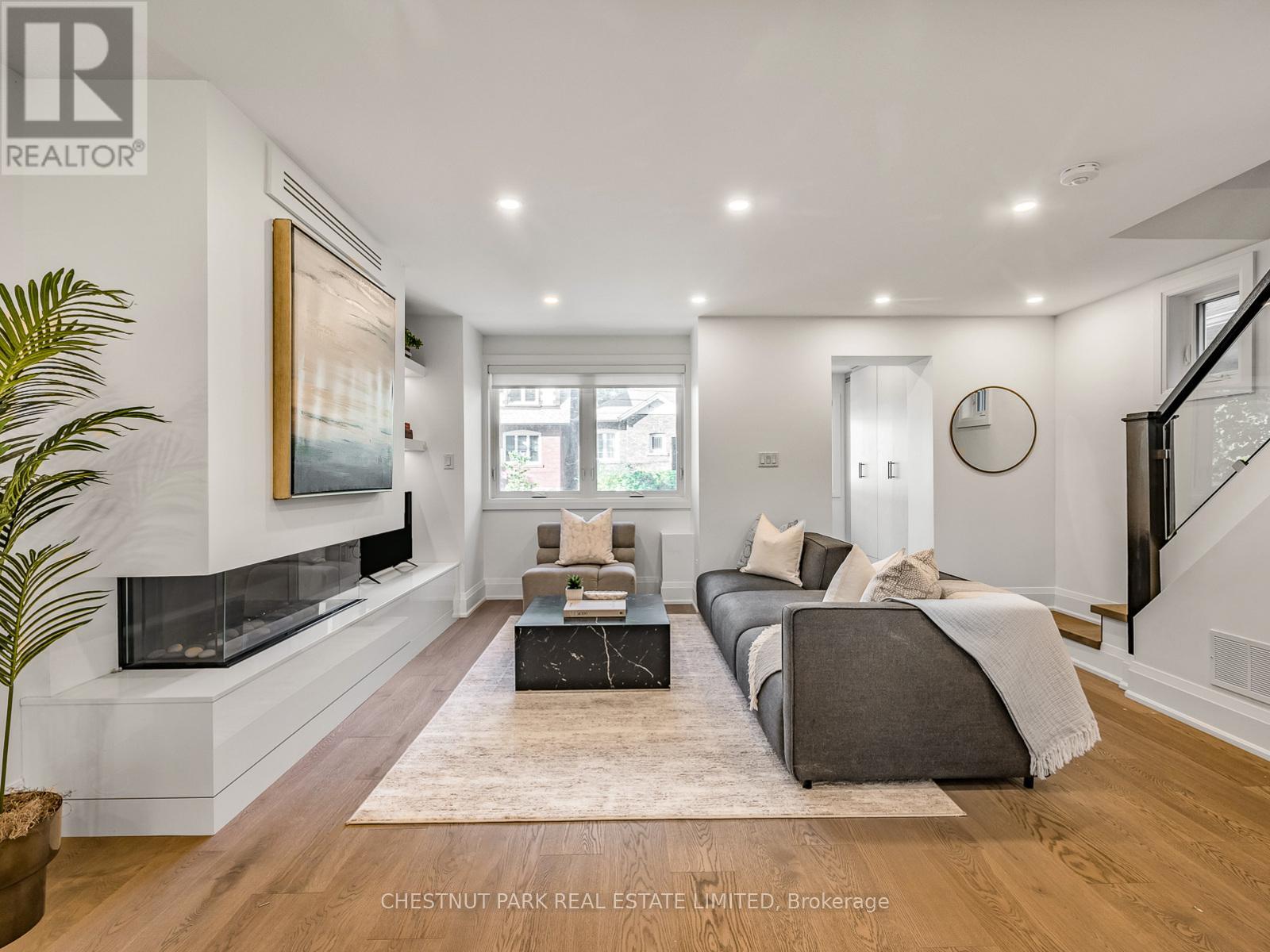 629 Duplex Avenue, Toronto, Ontario  M4R 1W1 - Photo 4 - C12473091