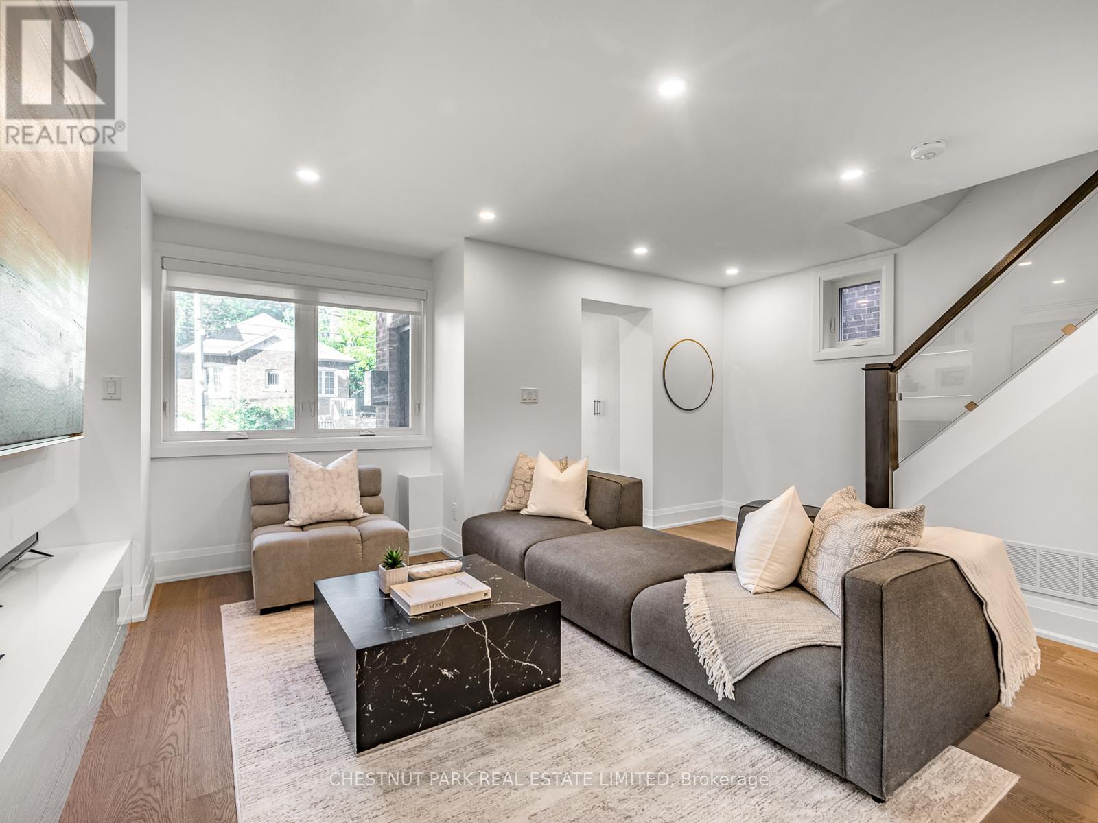 629 Duplex Avenue, Toronto, Ontario  M4R 1W1 - Photo 5 - C12473091