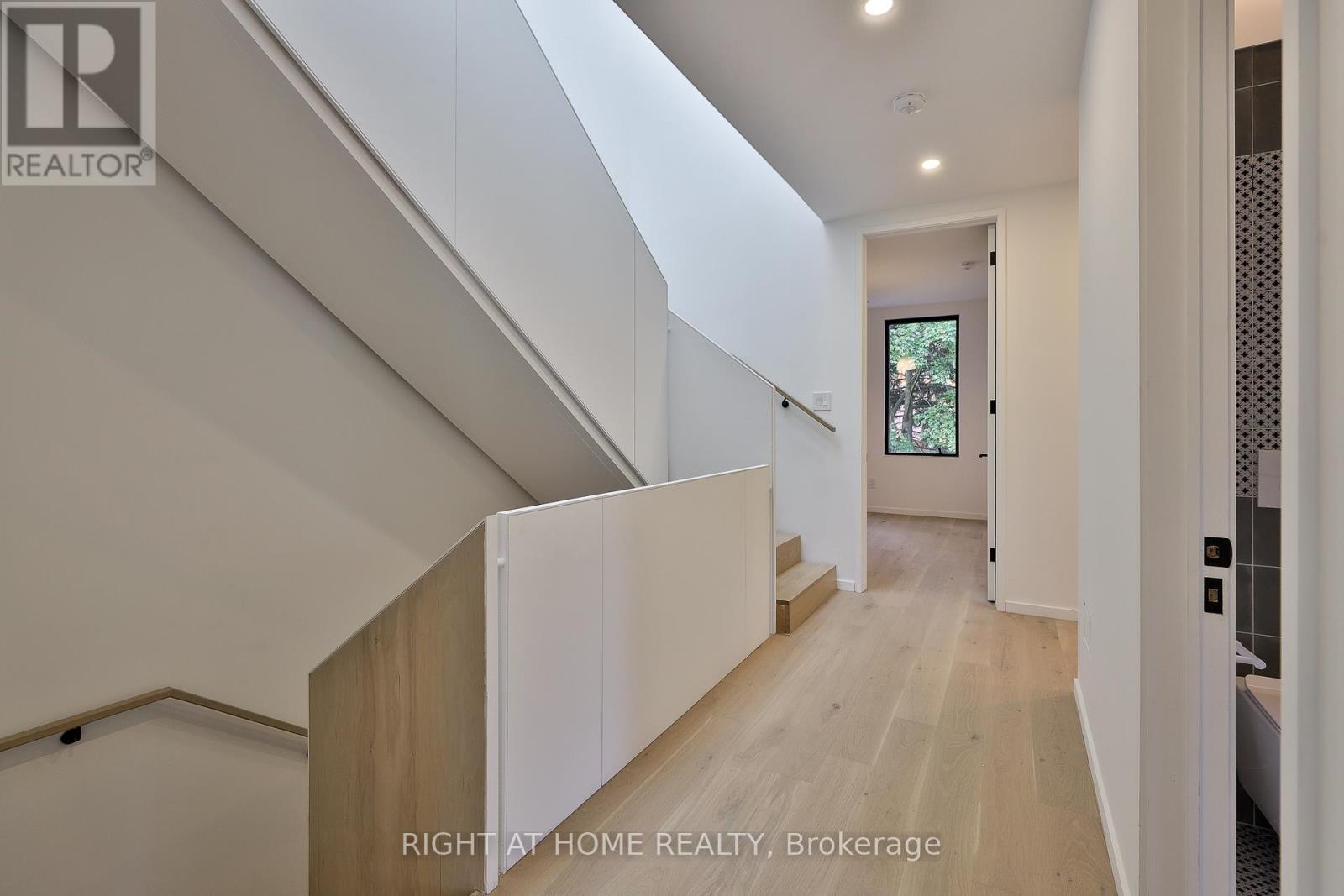 22 Duart Park Road, Toronto, Ontario  M4E 1J2 - Photo 20 - E12473089