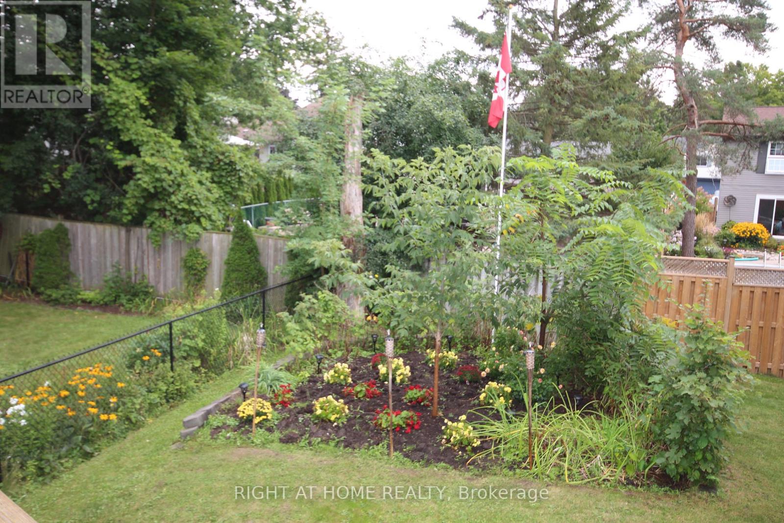 832 Boronia Crescent, Newmarket, Ontario  L3Y 5J9 - Photo 37 - N12473076