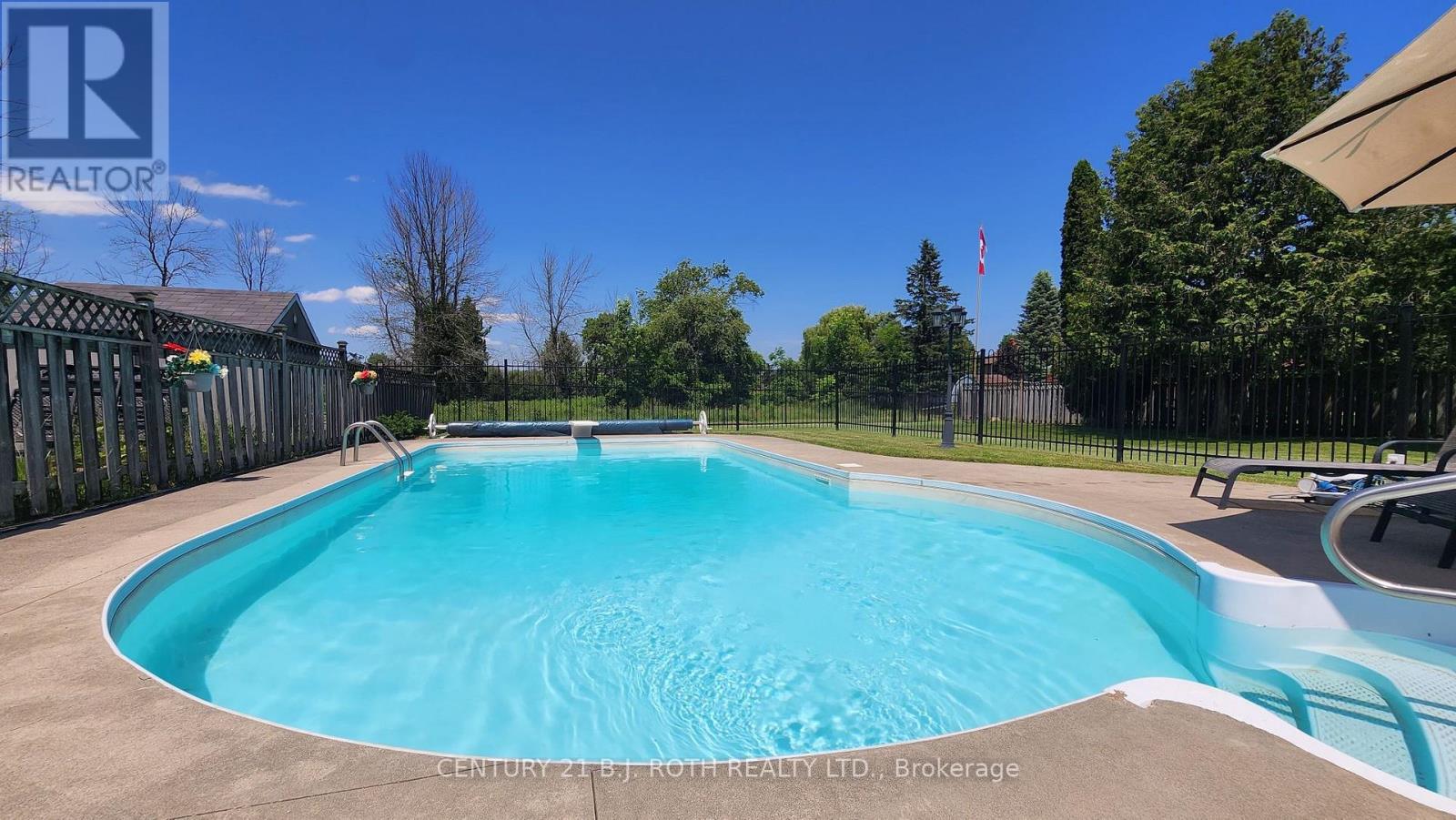 1252 Shore Acres Drive, Innisfil, Ontario  L0L 1R0 - Photo 11 - N12473081