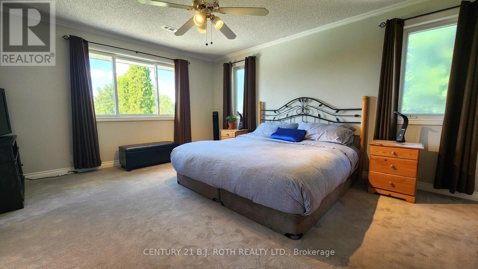1252 Shore Acres Drive, Innisfil, Ontario  L0L 1R0 - Photo 19 - N12473081