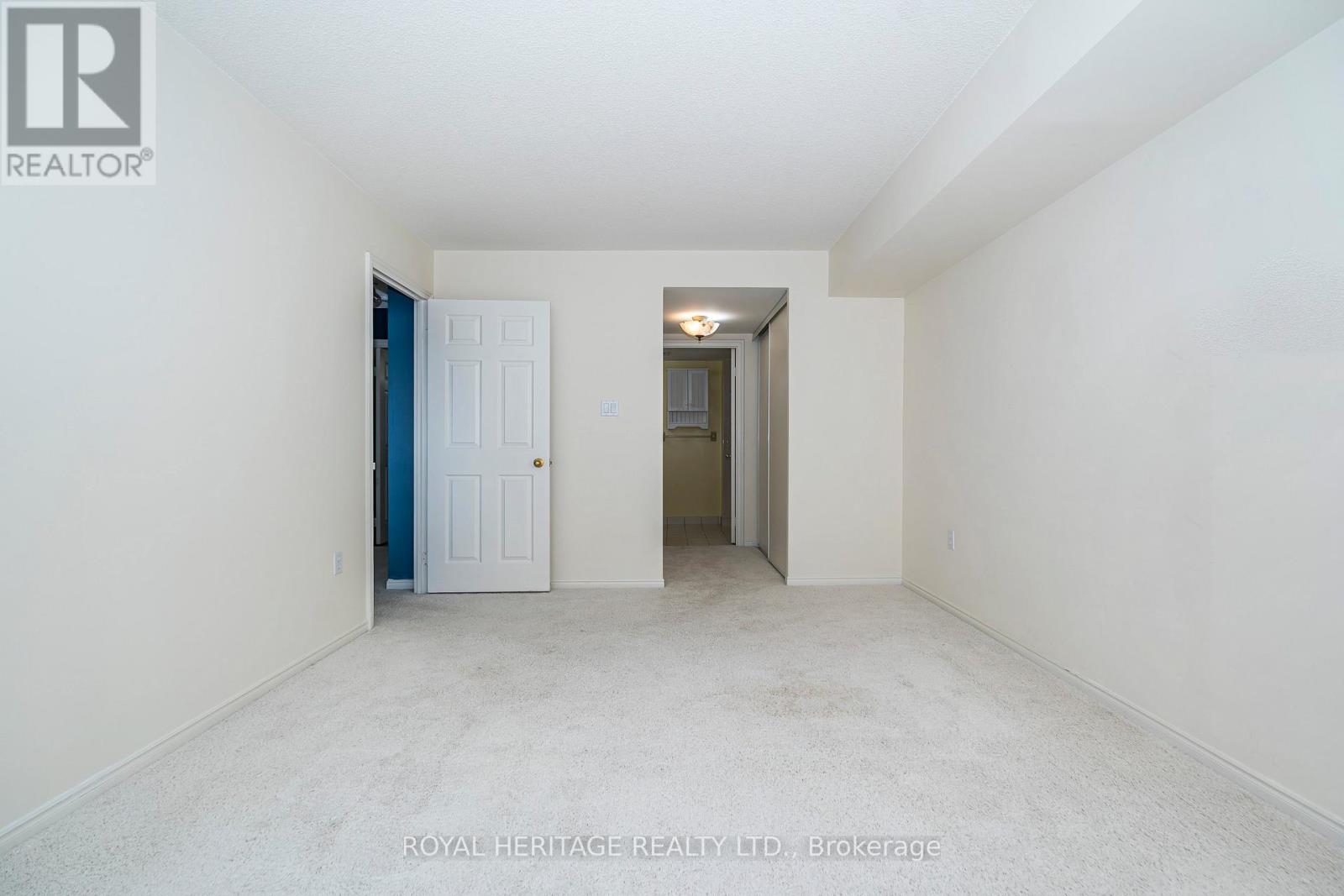 809 - 270 Davis Drive, Newmarket, Ontario  L3Y 8K2 - Photo 12 - N12473082