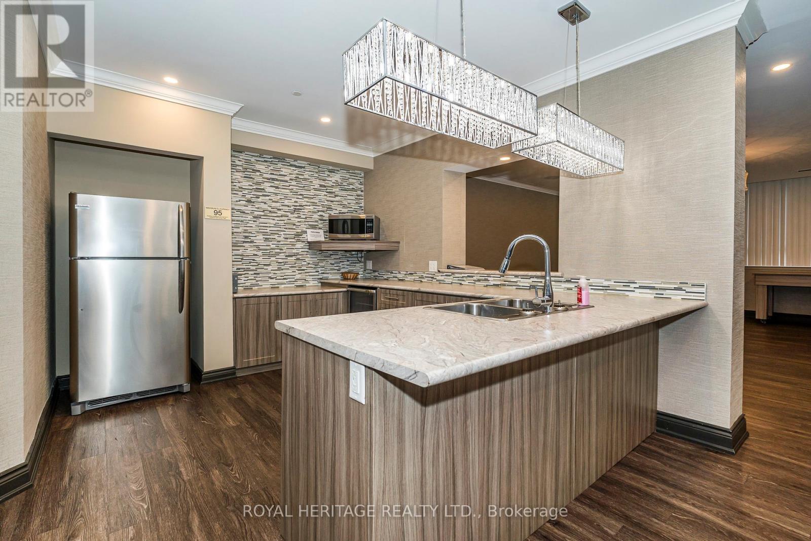 809 - 270 Davis Drive, Newmarket, Ontario  L3Y 8K2 - Photo 19 - N12473082