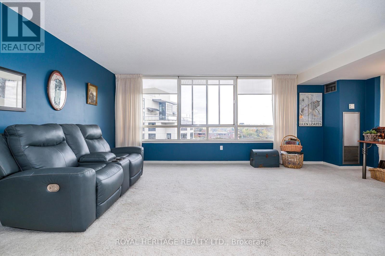809 - 270 Davis Drive, Newmarket, Ontario  L3Y 8K2 - Photo 4 - N12473082