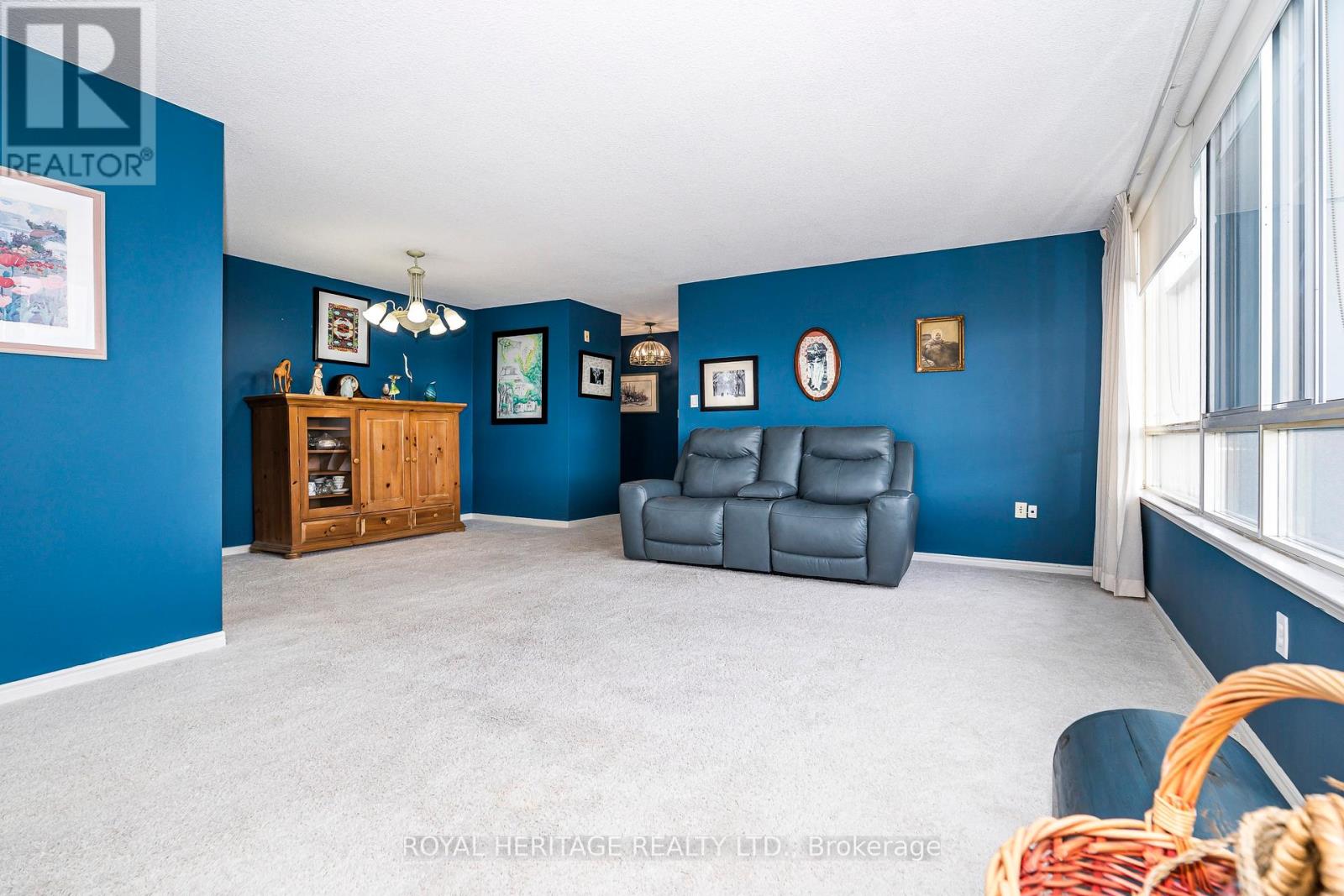 809 - 270 Davis Drive, Newmarket, Ontario  L3Y 8K2 - Photo 5 - N12473082