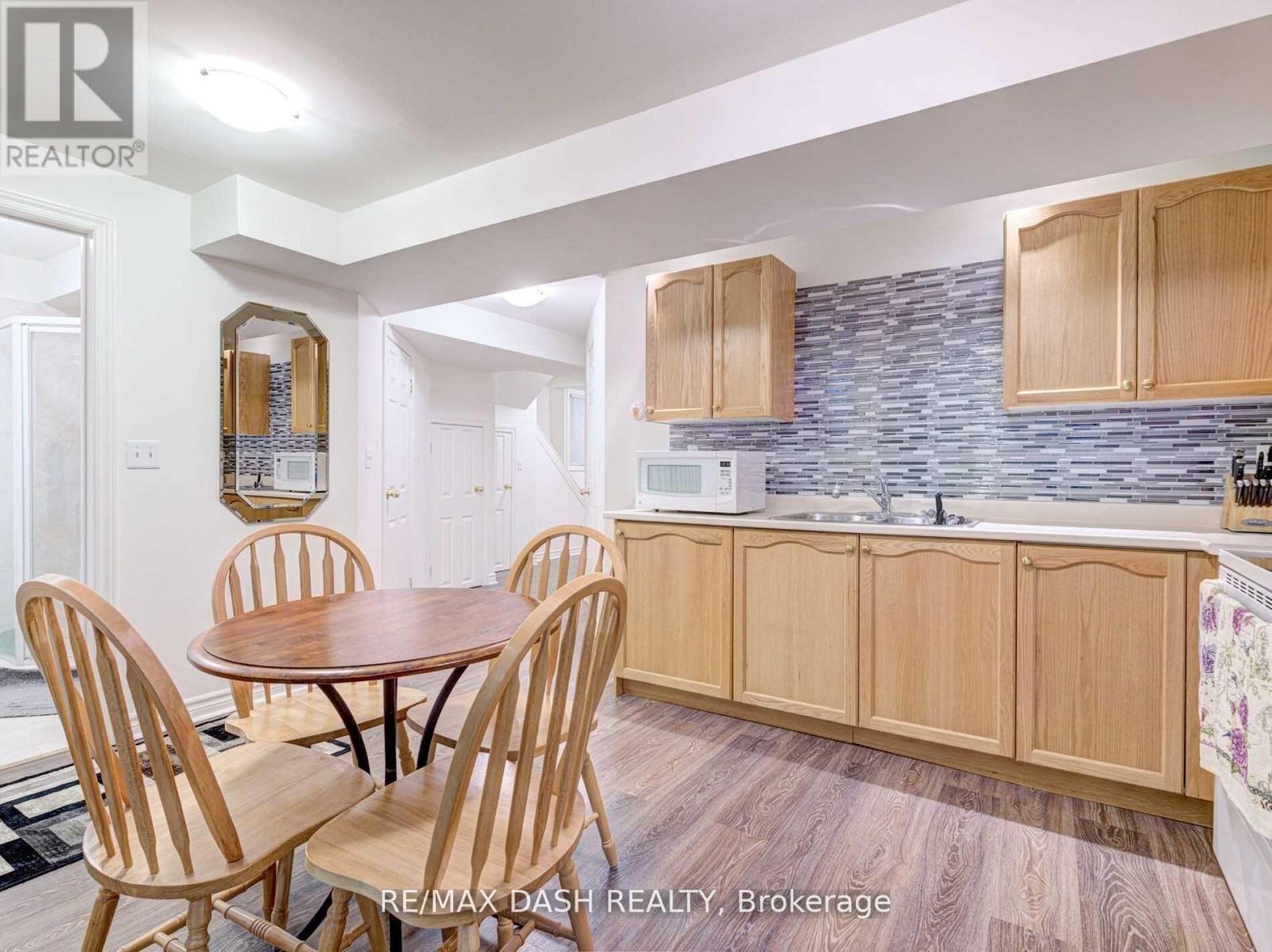 Lower - 14 Ness Road, Brampton (Bram West), Ontario  L6Y 5N6 - Photo 4 - W12473071