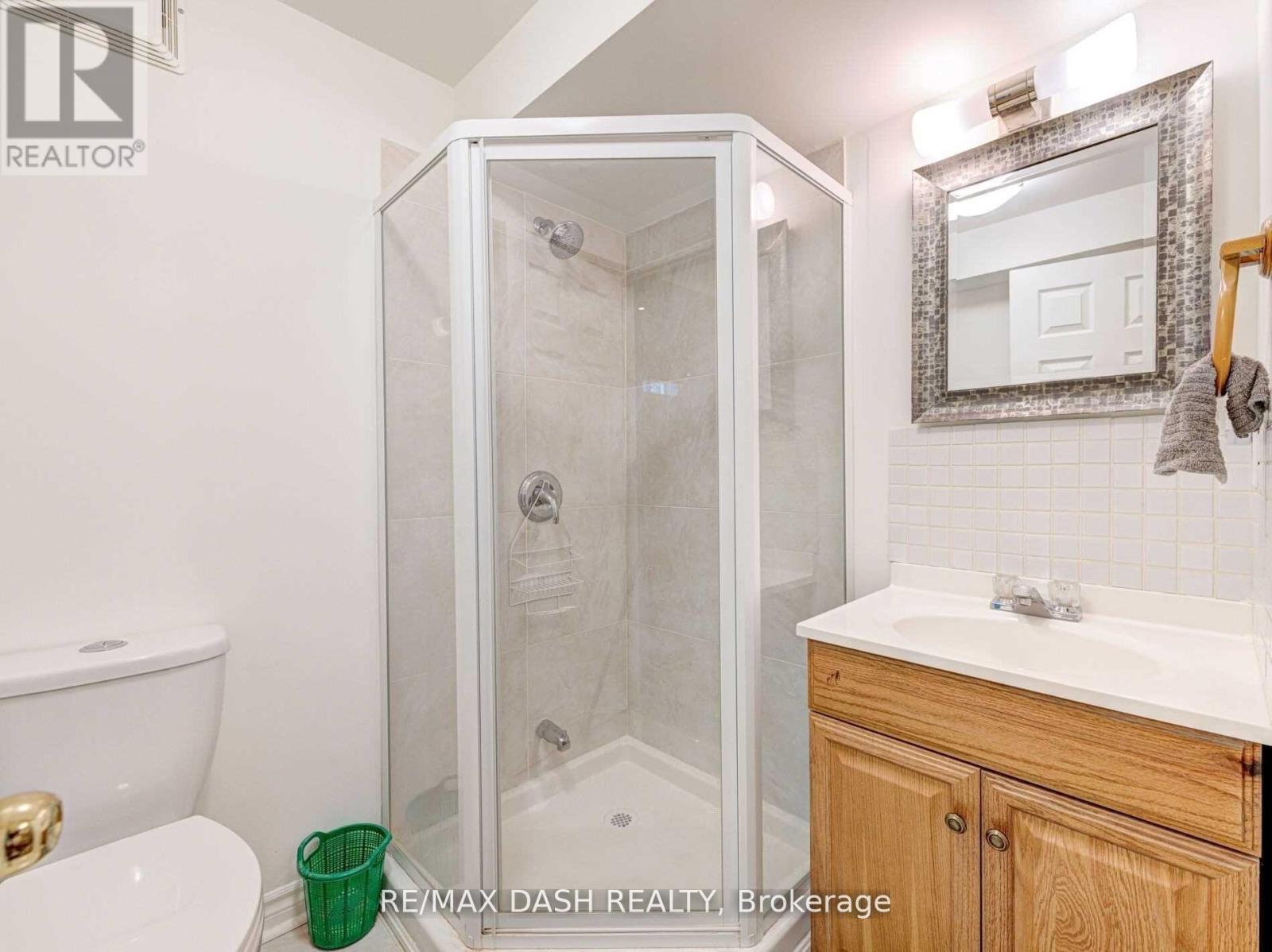 Lower - 14 Ness Road, Brampton (Bram West), Ontario  L6Y 5N6 - Photo 5 - W12473071