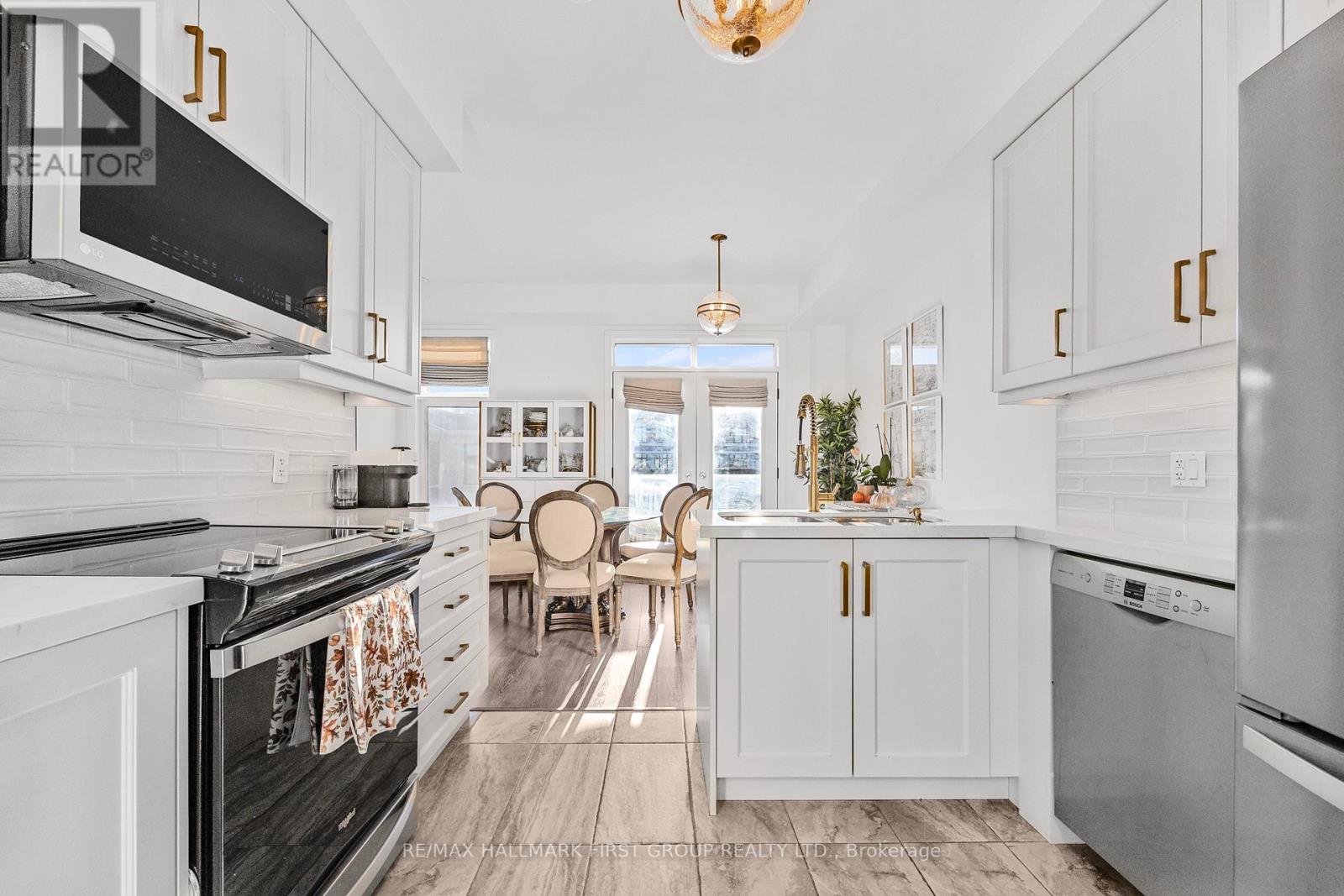 3034 Islington Avenue, Toronto (Humber Summit), Ontario  M9L 0A6 - Photo 7 - W12473085