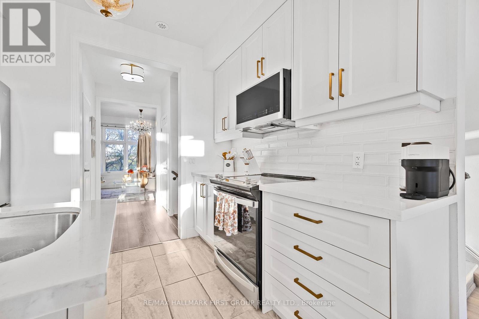 3034 Islington Avenue, Toronto (Humber Summit), Ontario  M9L 0A6 - Photo 8 - W12473085