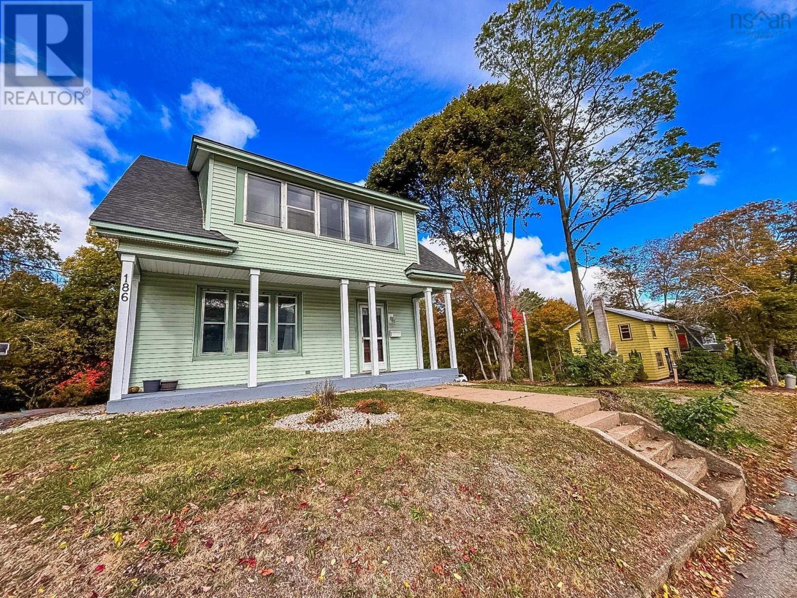 186 Dufferin Street, Bridgewater, Nova Scotia  B4V 2G7 - Photo 2 - 202526249