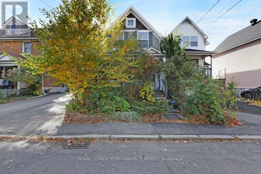 32 HERRIDGE STREET, Ottawa, Ontario