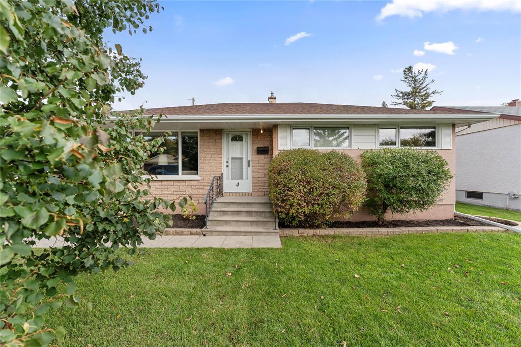 4 Vincent Massey Boulevard, Winnipeg, Manitoba  R2J 2A9 - Photo 1 - 202526674