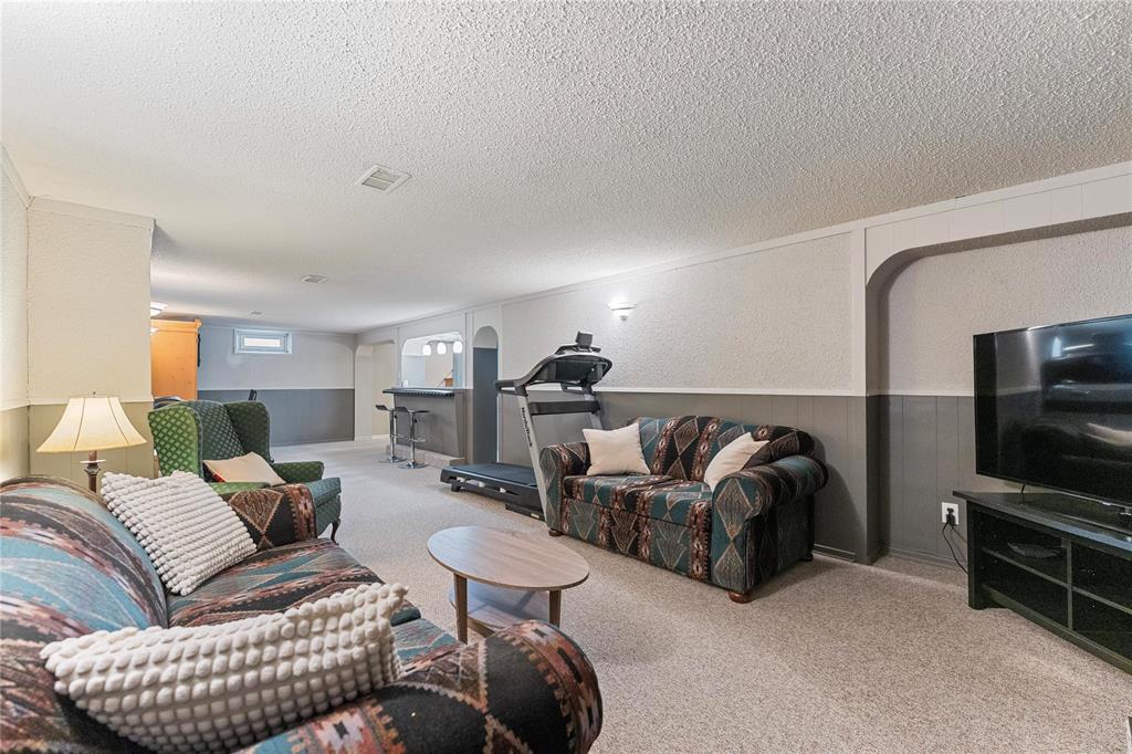 4 Vincent Massey Boulevard, Winnipeg, Manitoba  R2J 2A9 - Photo 23 - 202526674