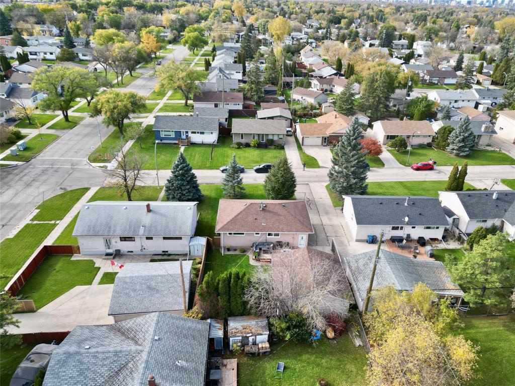 4 Vincent Massey Boulevard, Winnipeg, Manitoba  R2J 2A9 - Photo 37 - 202526674