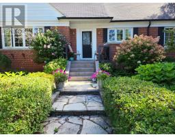 MAIN - 27 WOOD GLEN ROAD, Toronto, Ontario