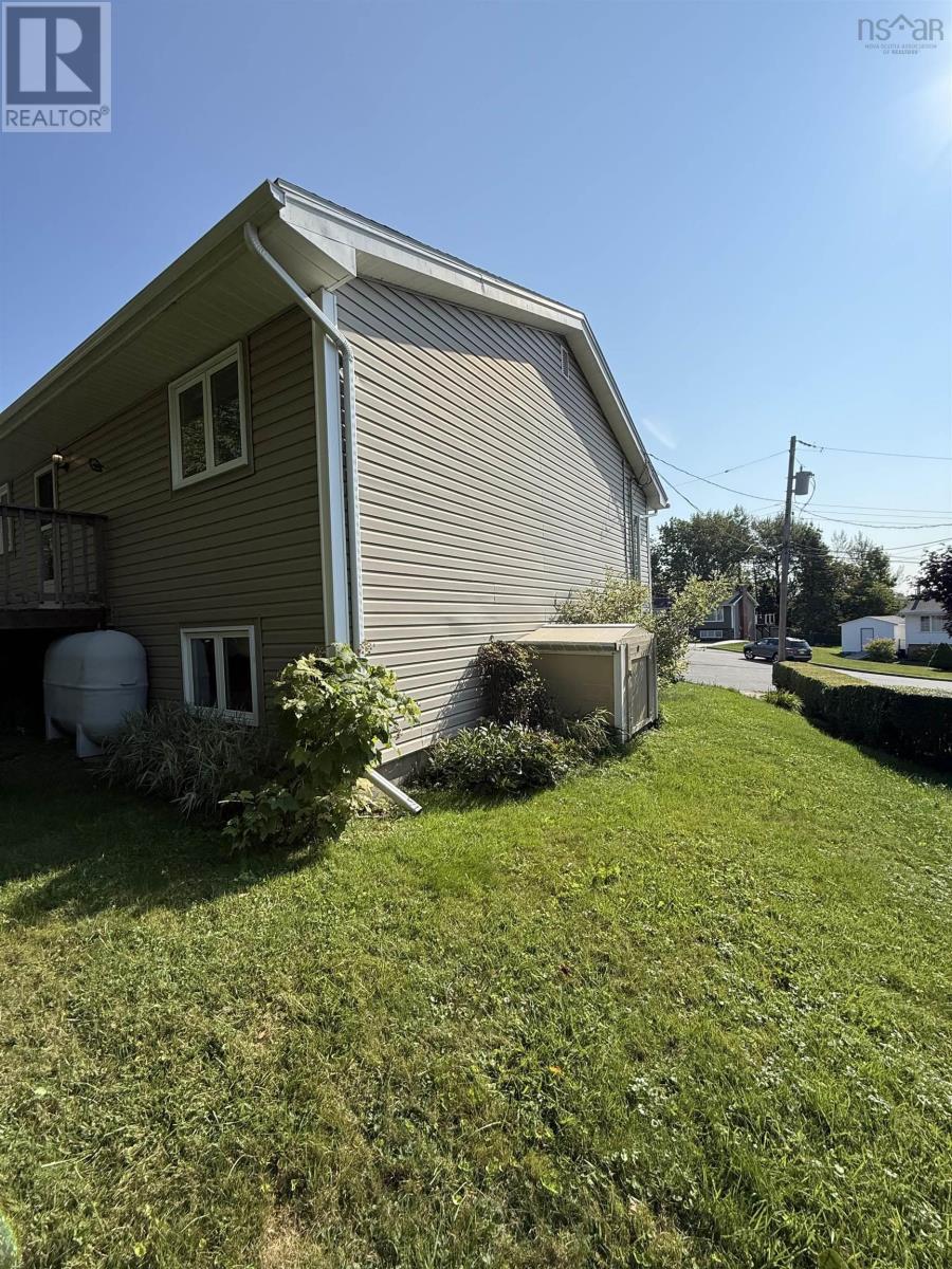 19 Eastwood Court, Cole Harbour, Nova Scotia  B2W 4J3 - Photo 7 - 202523921