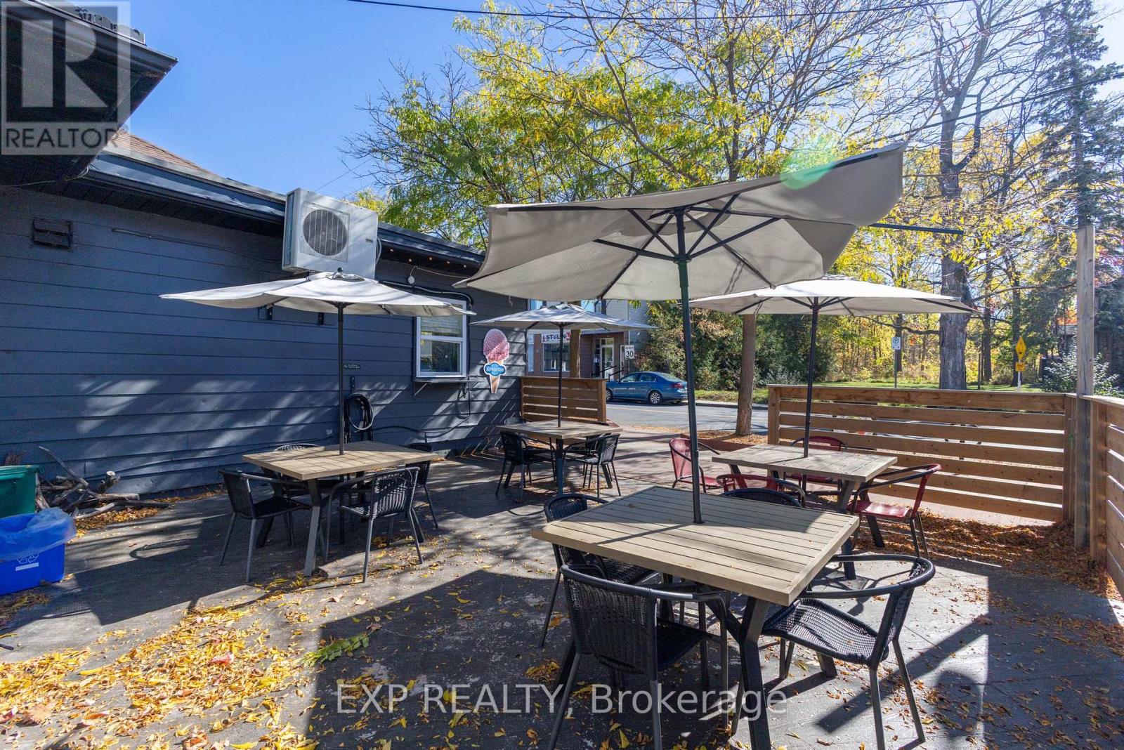 104 & 105 - 928 Lake Drive E, Georgina, Ontario  L0E 1L0 - Photo 6 - N12473107