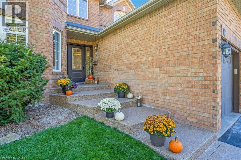 16 CANNING Crescent, Cambridge, Ontario