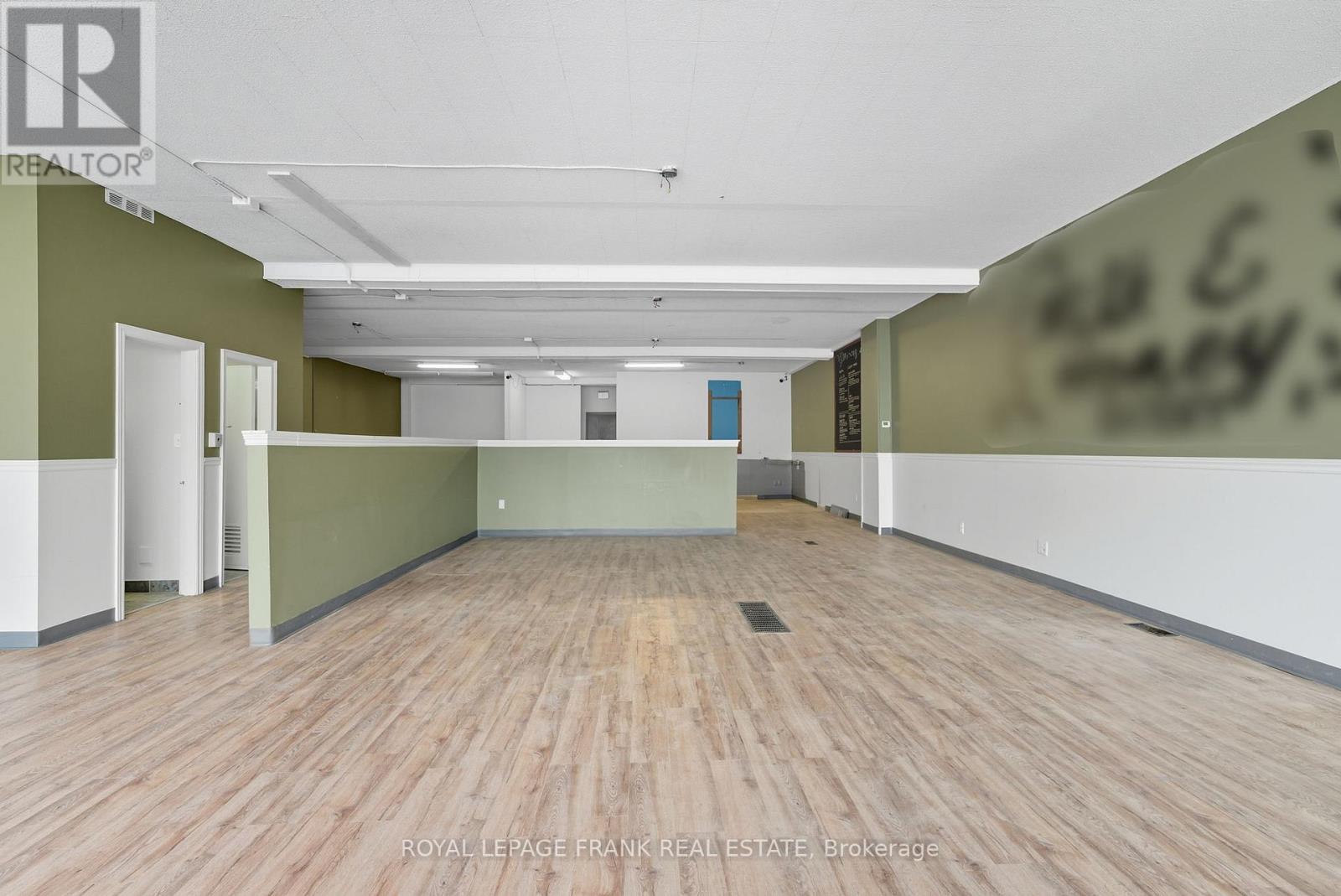 15-17 William Street S, Kawartha Lakes, Ontario  K9V 3A3 - Photo 12 - X12473115