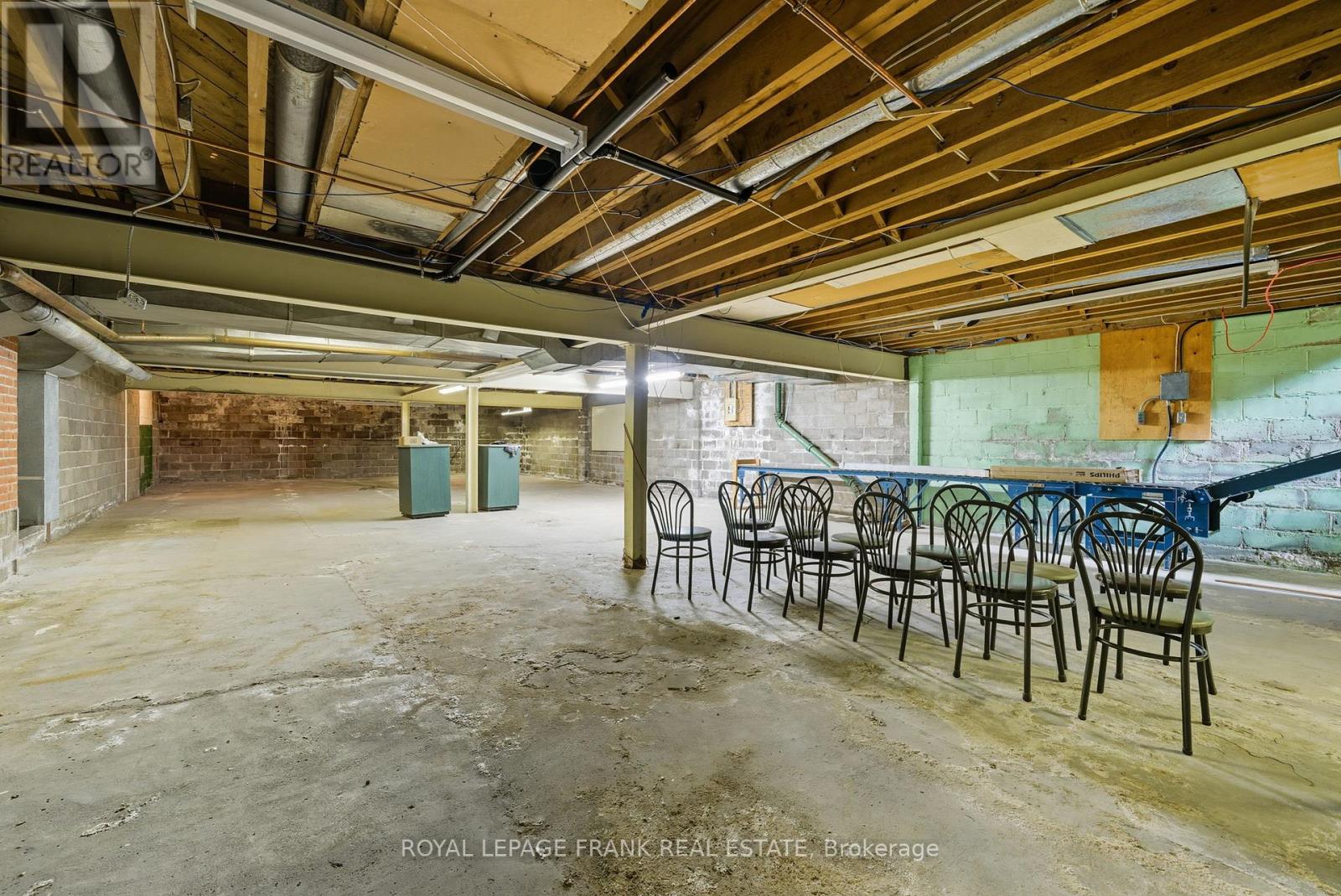 15-17 William Street S, Kawartha Lakes, Ontario  K9V 3A3 - Photo 17 - X12473115