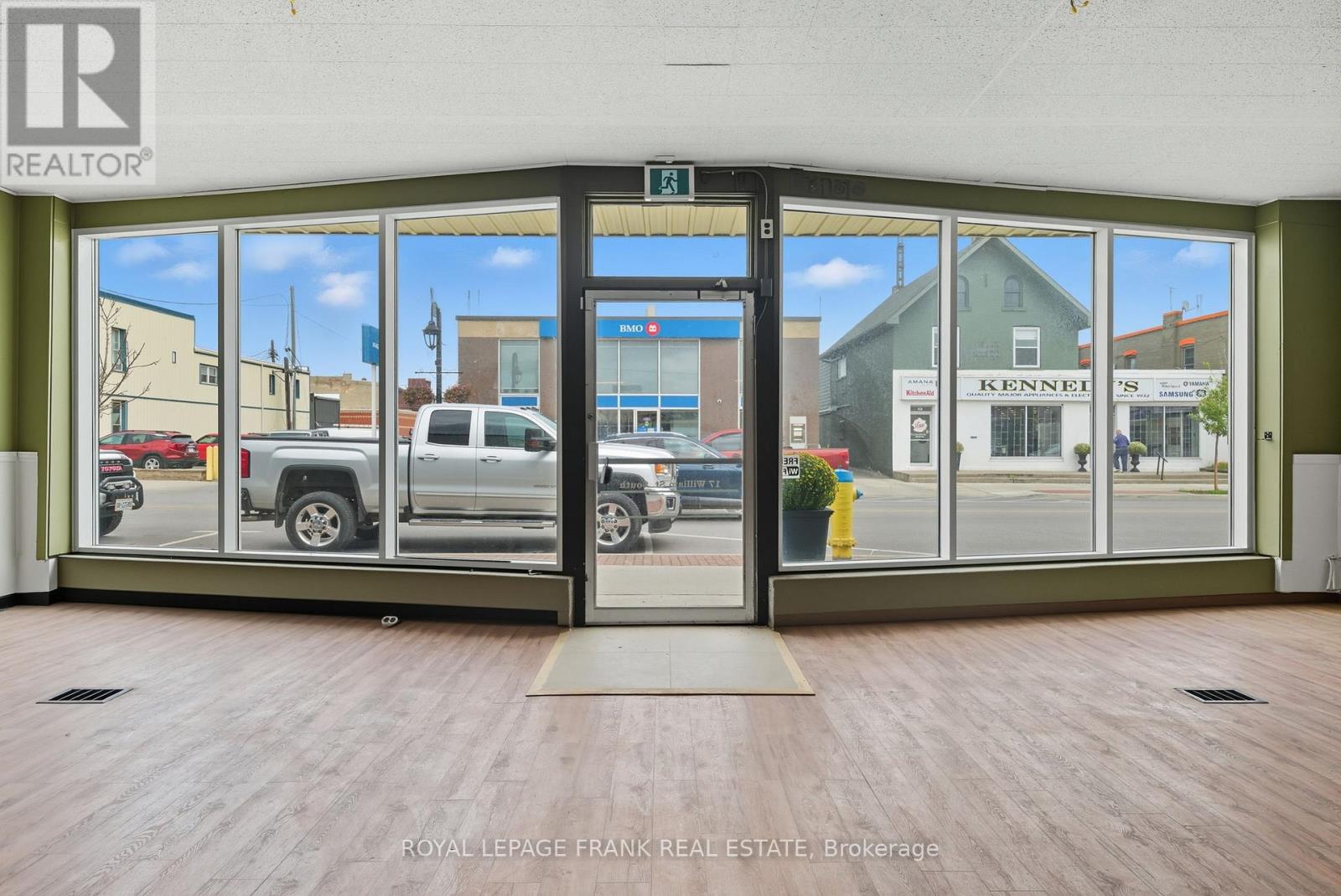 15-17 William Street S, Kawartha Lakes, Ontario  K9V 3A3 - Photo 6 - X12473115