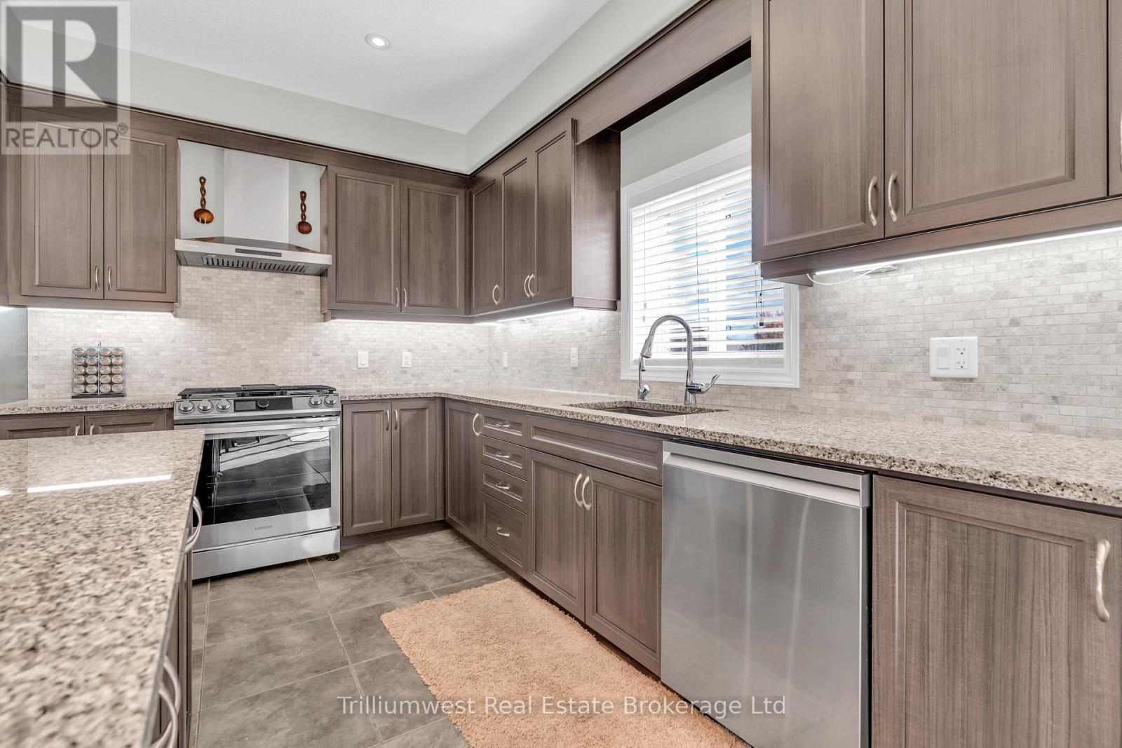 535 Woodbine Avenue, Kitchener, Ontario  N2R 1Y9 - Photo 13 - X12473139