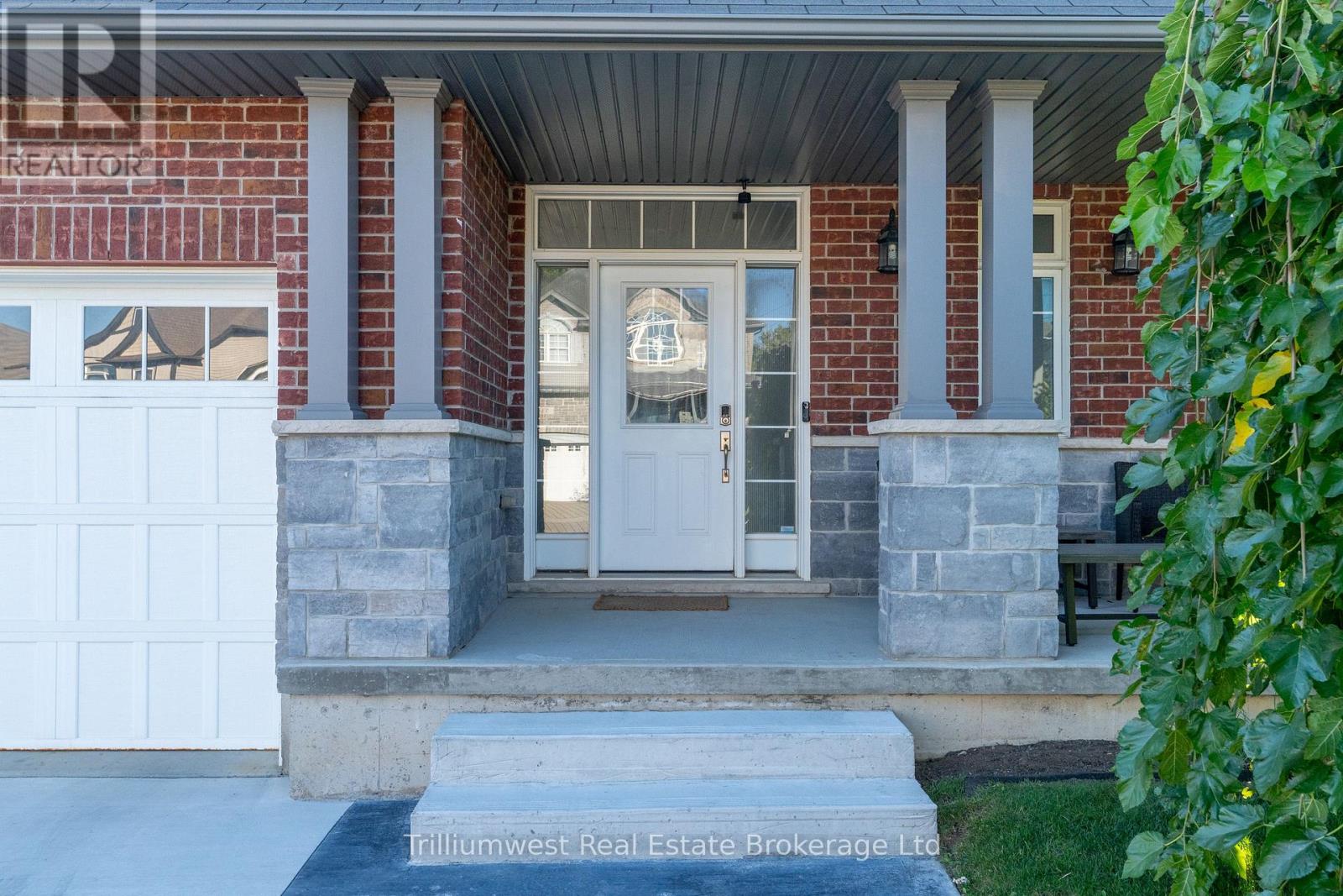 535 Woodbine Avenue, Kitchener, Ontario  N2R 1Y9 - Photo 4 - X12473139