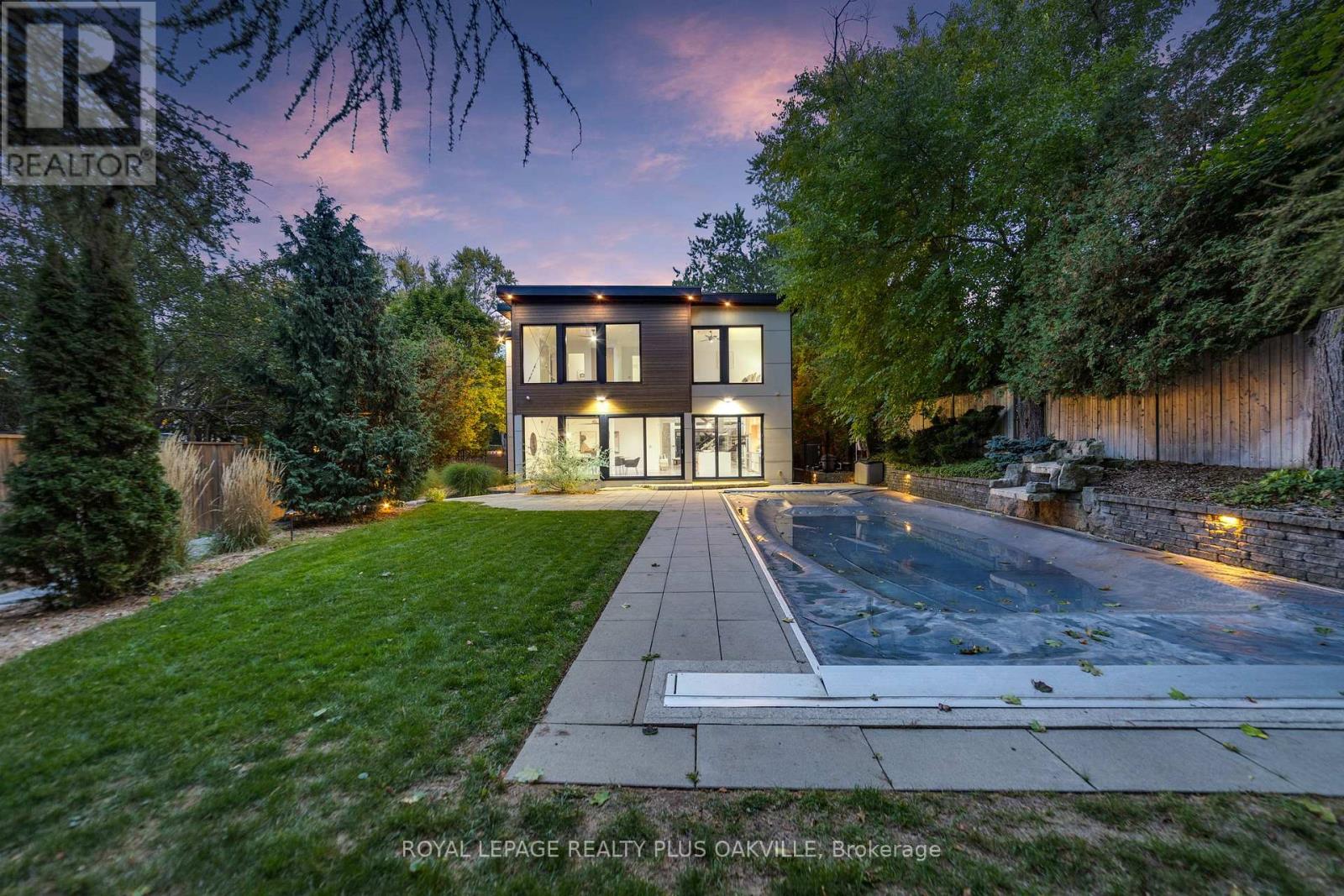 1207 Stirling Drive, Oakville, Ontario  L6L 1E5 - Photo 41 - W12472511