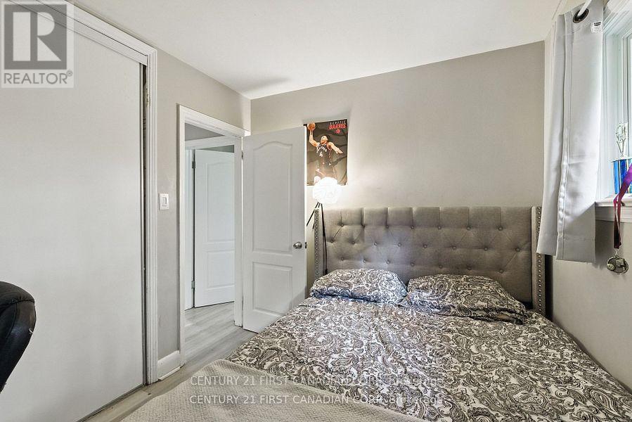 330 Glenrose Drive, London South, Ontario  N6K 2A8 - Photo 19 - X12473117