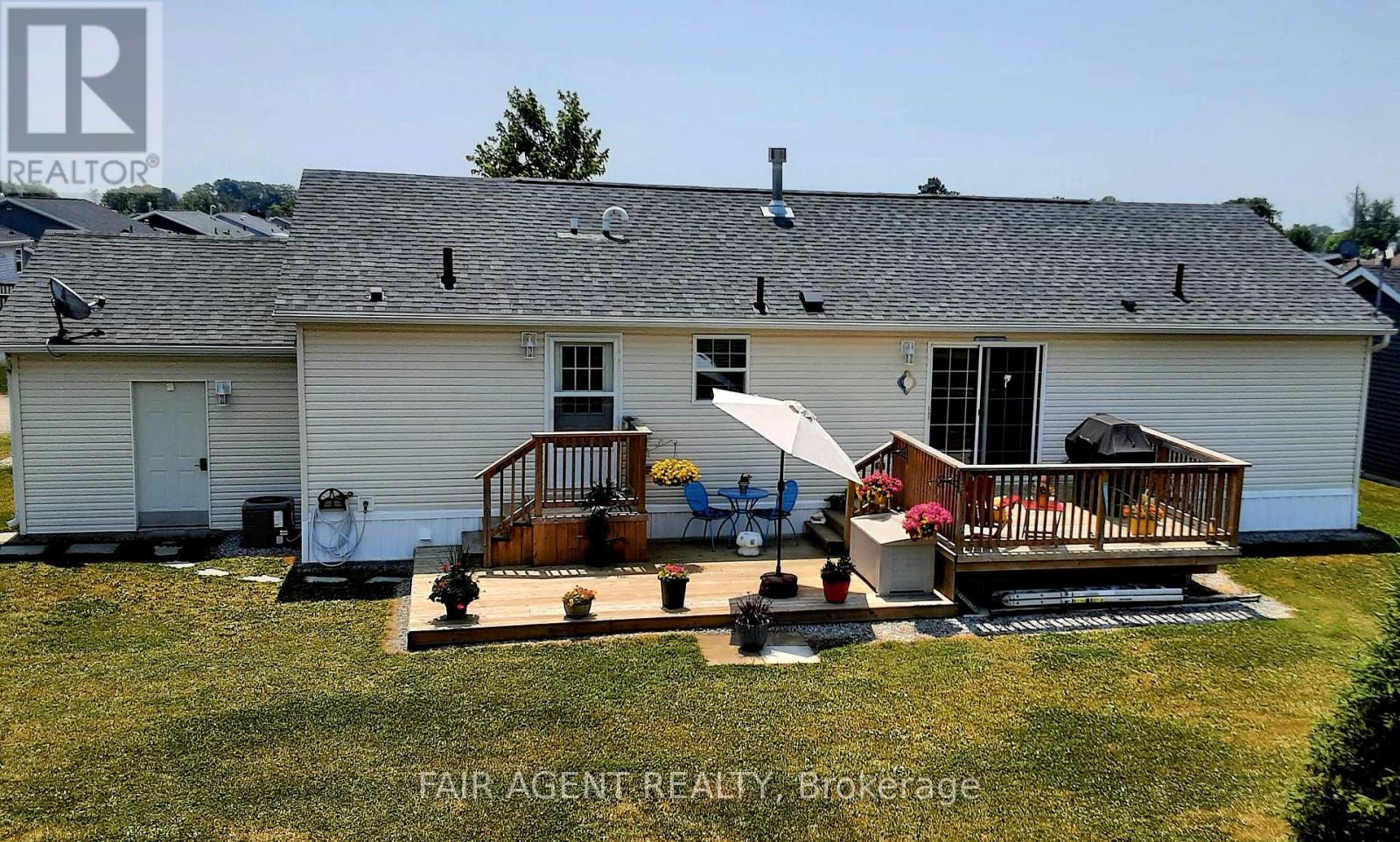 7 Forest Trail, Haldimand, Ontario  N0A 1L0 - Photo 38 - X12473122