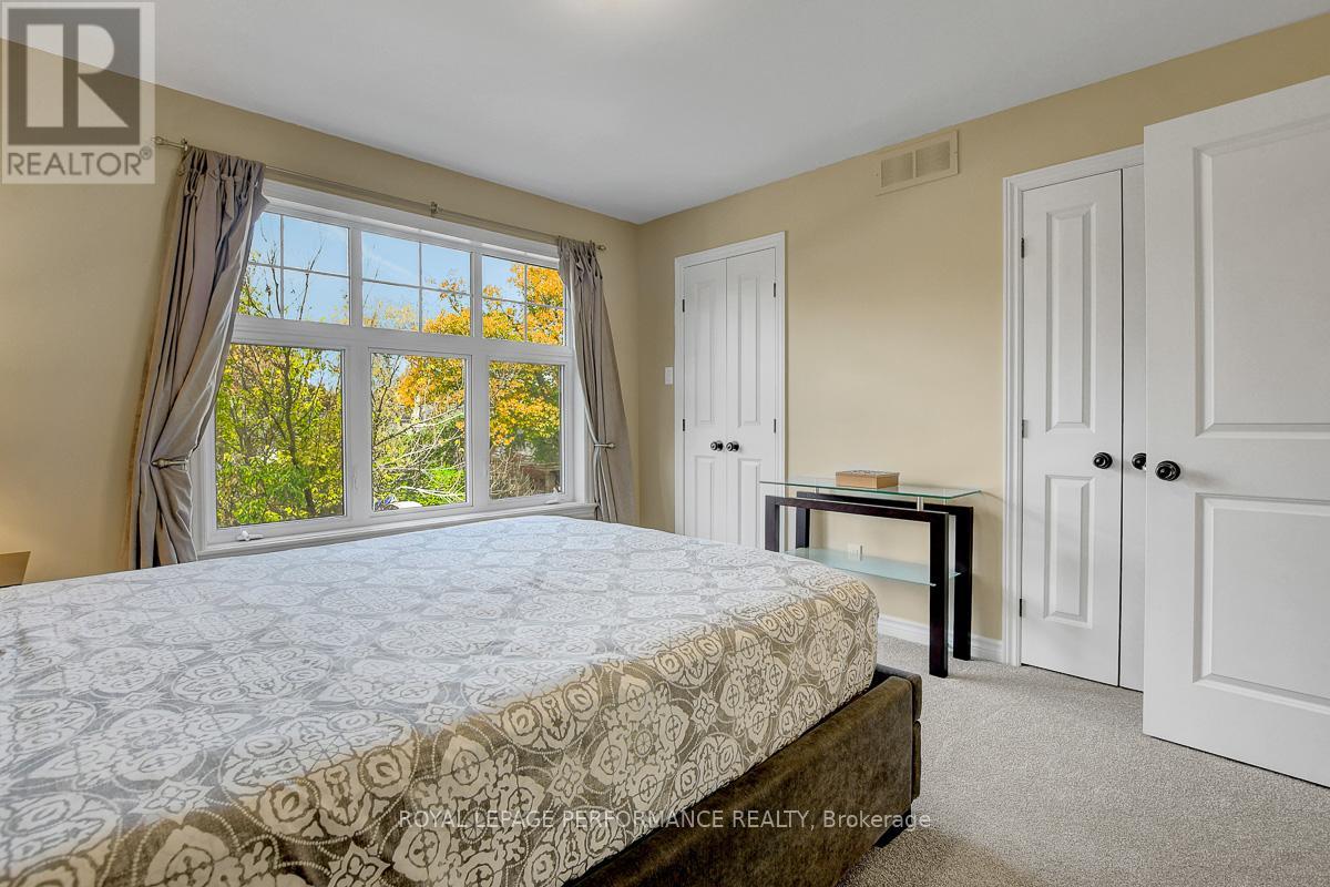 318 Iona Street, Ottawa, Ontario  K1Z 7B9 - Photo 14 - X12473121