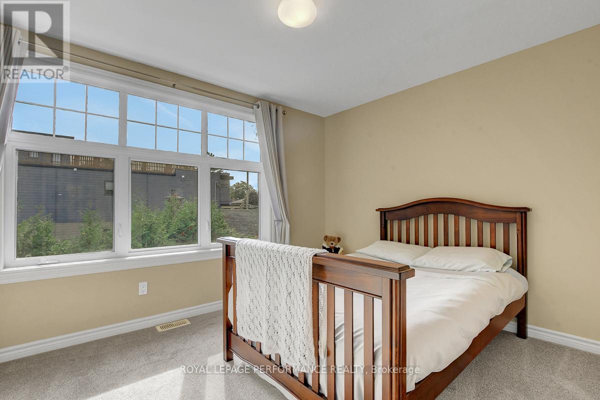 318 Iona Street, Ottawa, Ontario  K1Z 7B9 - Photo 16 - X12473121