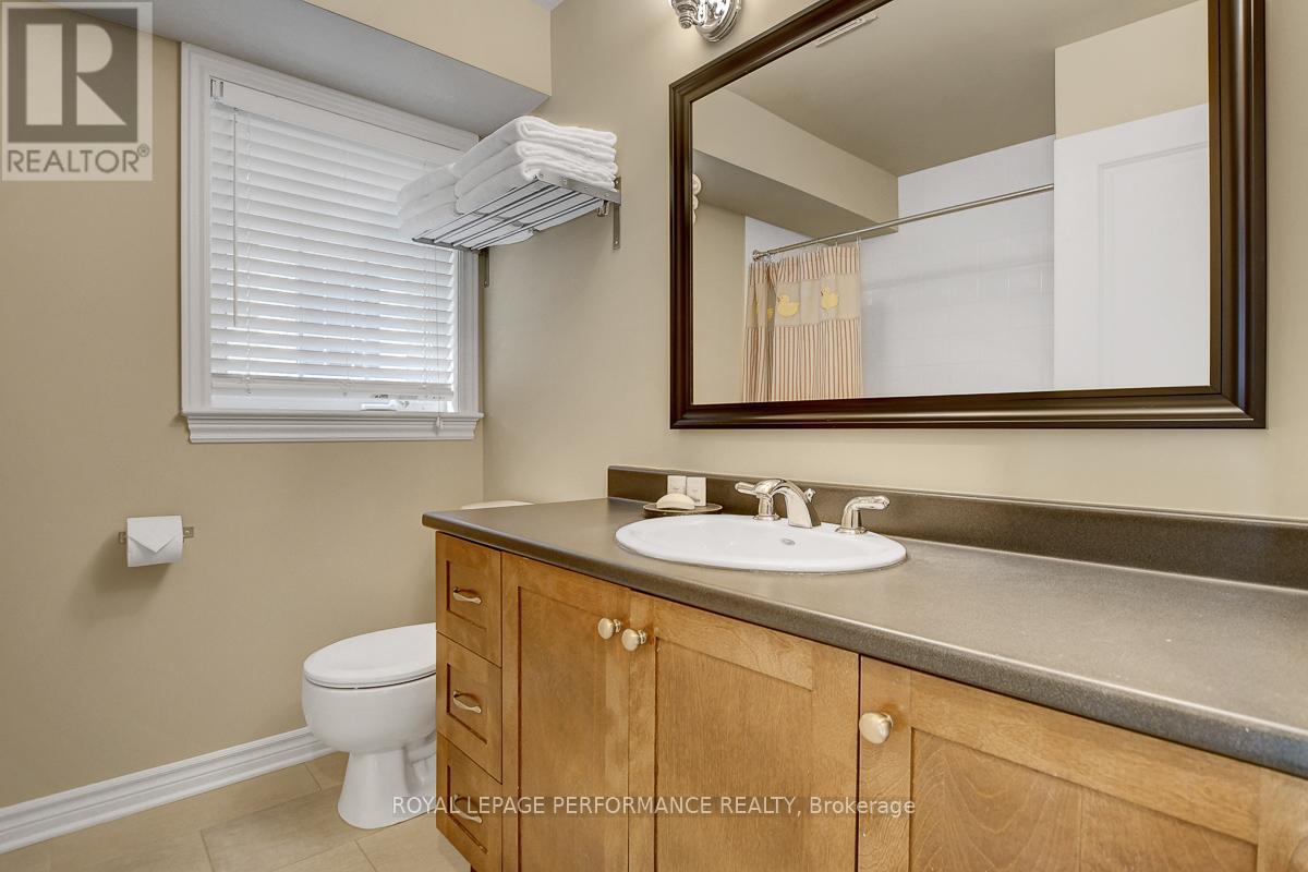 318 Iona Street, Ottawa, Ontario  K1Z 7B9 - Photo 18 - X12473121