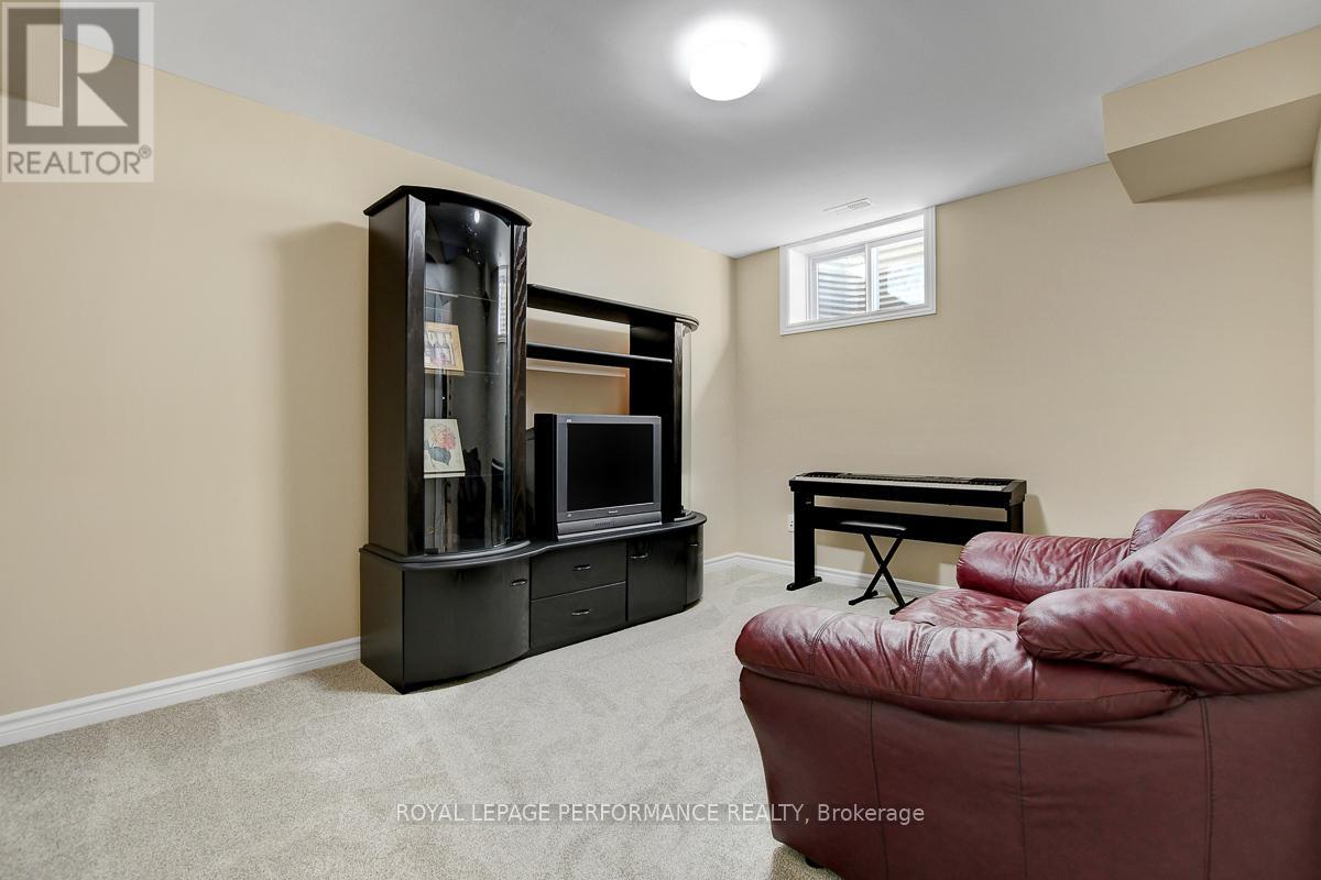 318 Iona Street, Ottawa, Ontario  K1Z 7B9 - Photo 22 - X12473121
